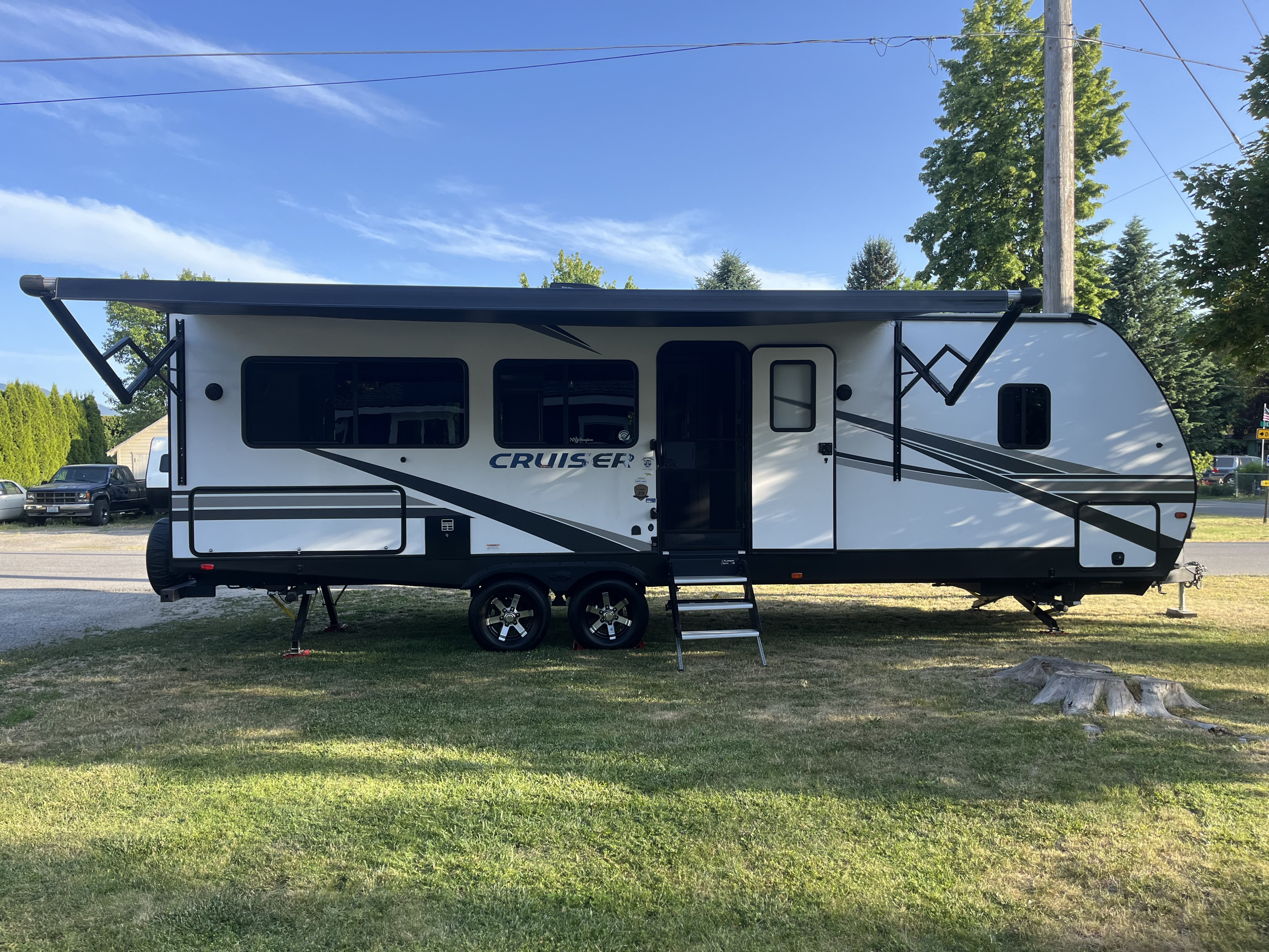 LIKE NEW! 2022 Cruiser Aire Travel Trailer
