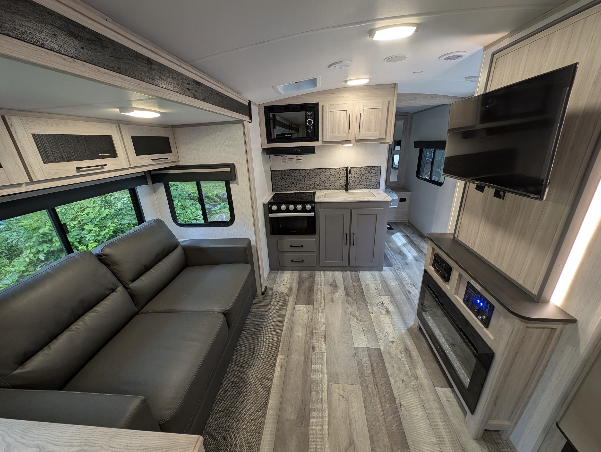 Sundance UltraLite | Big Camper w/ Kids' Bunkhouse