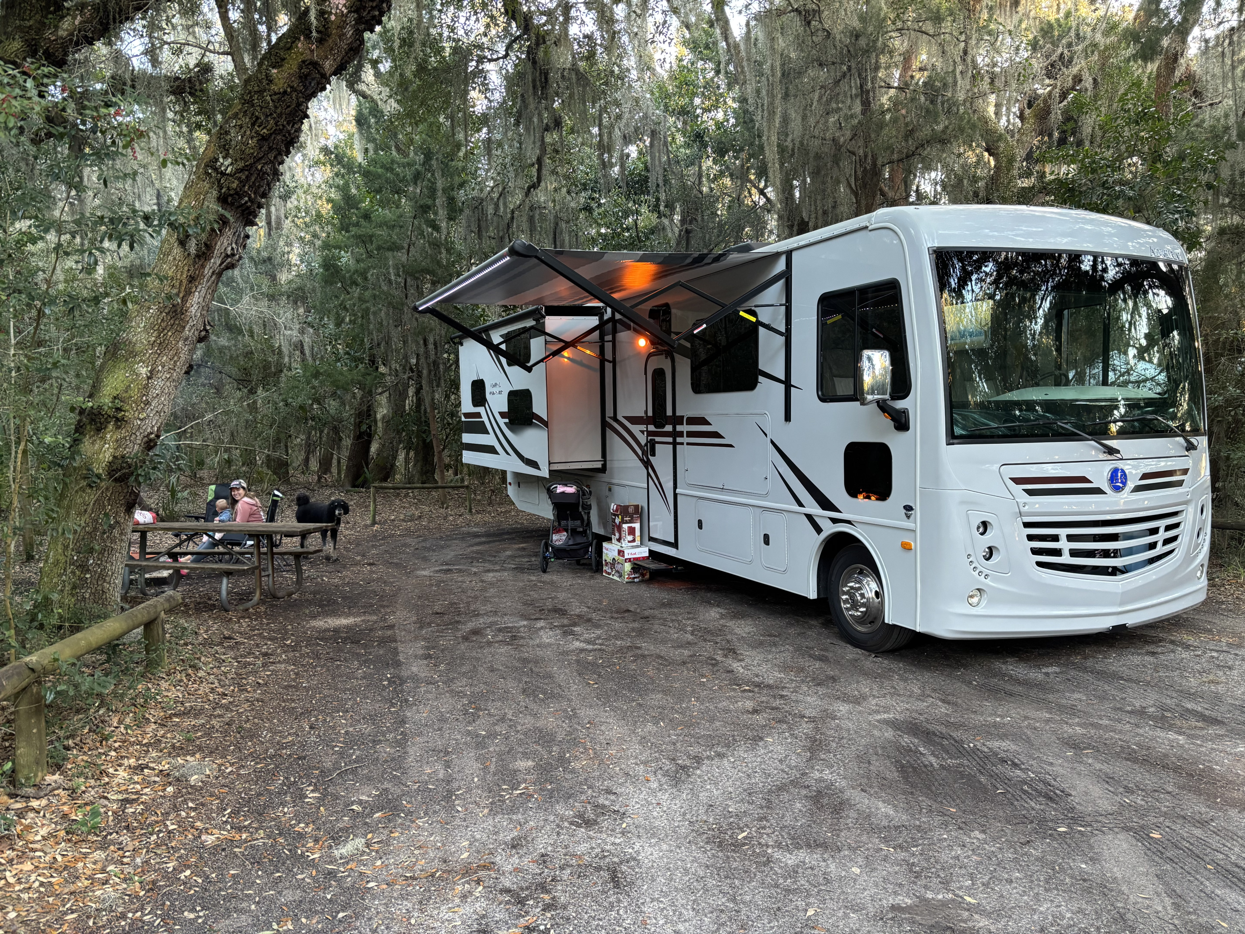 2024 Holiday Rambler Admiral Room for the whole family!