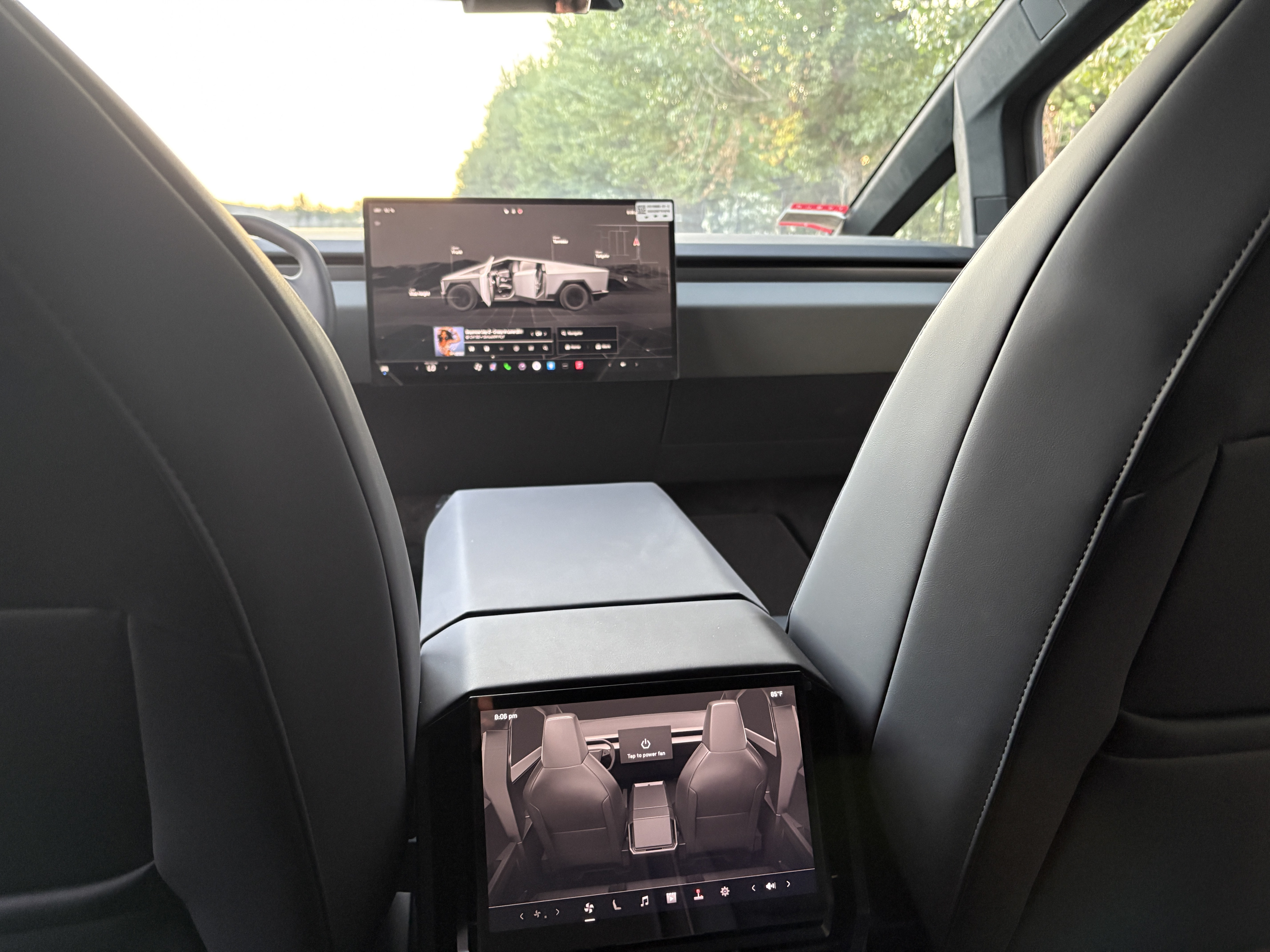 2025 Tesla Cybertruck