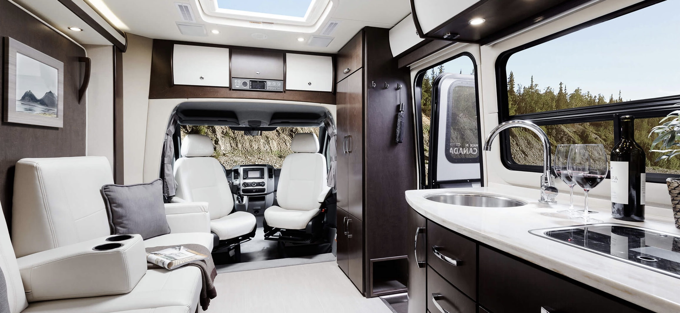 “Perfect for Two” – Beautiful Mercedes, Ready for NW Exploration