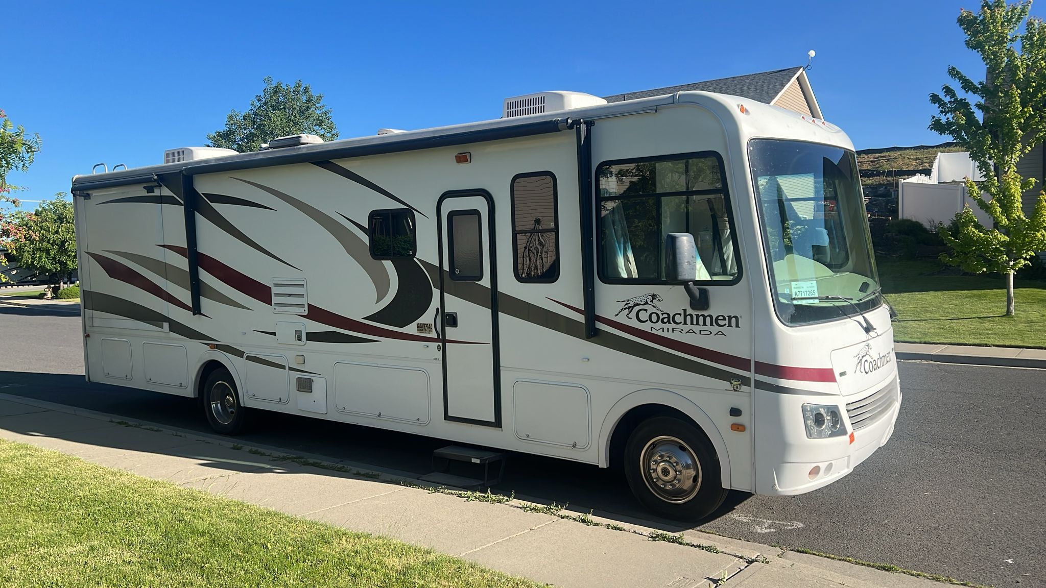 2013 Coachmen Mirada with double-slide outs