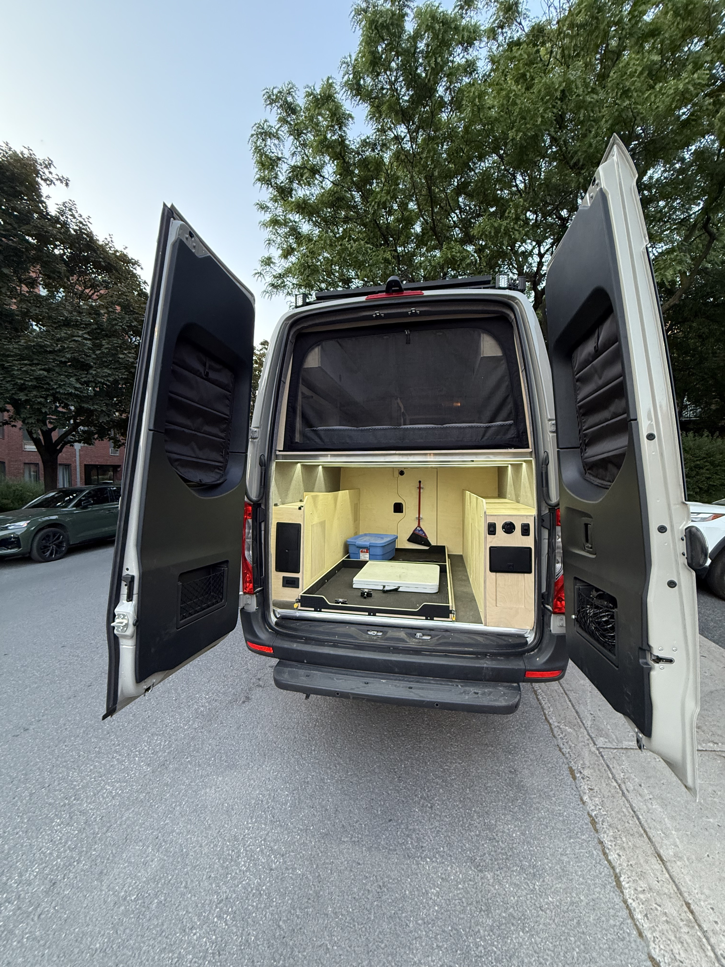 2024 Mercedes-Benz sprinter Camper van Rental in Montréal, QC