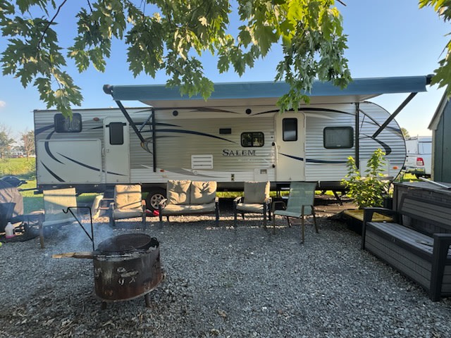 2016 Bunkhouse with outdoor kitchen!!- Forest River Salem