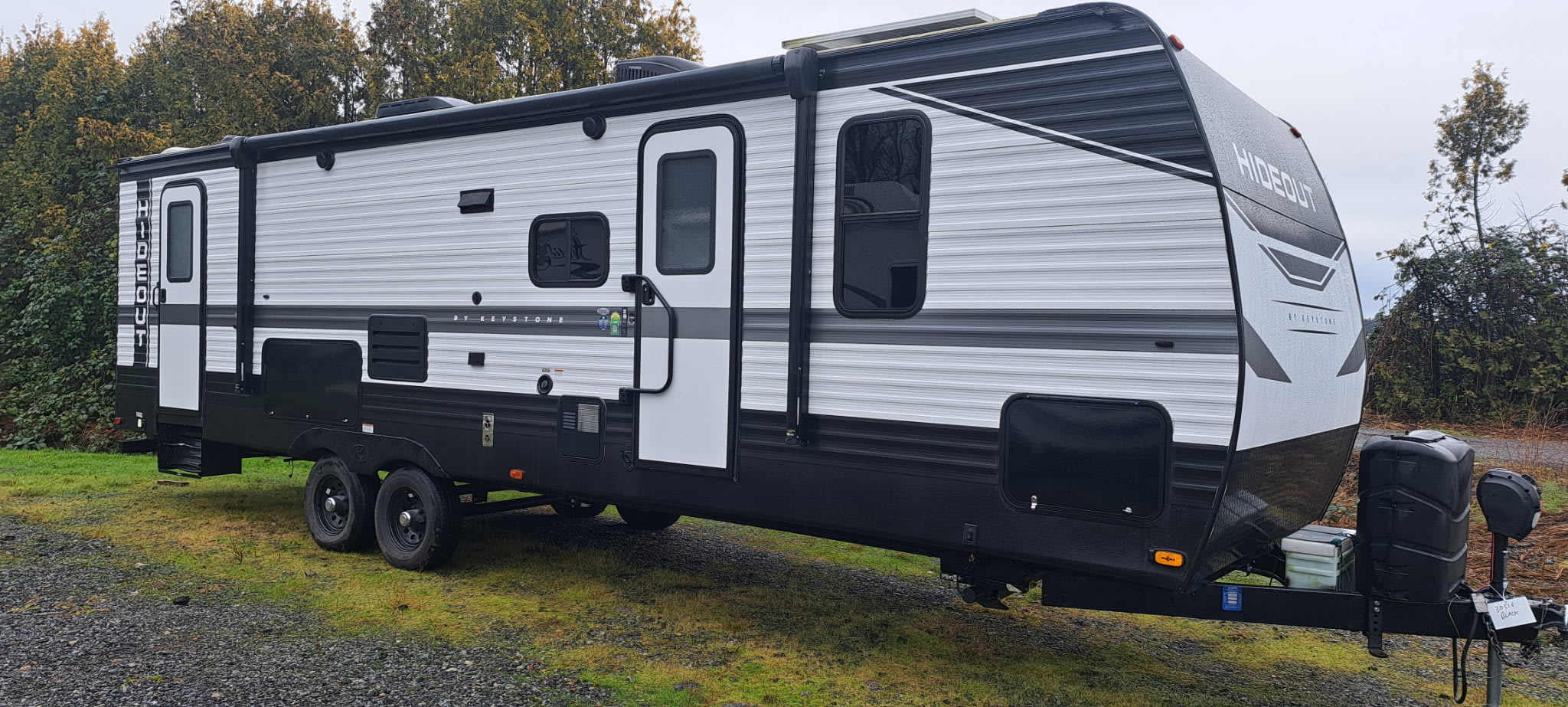 "The Roaming Retreat" 32 ft 2022 Travel Trailer
