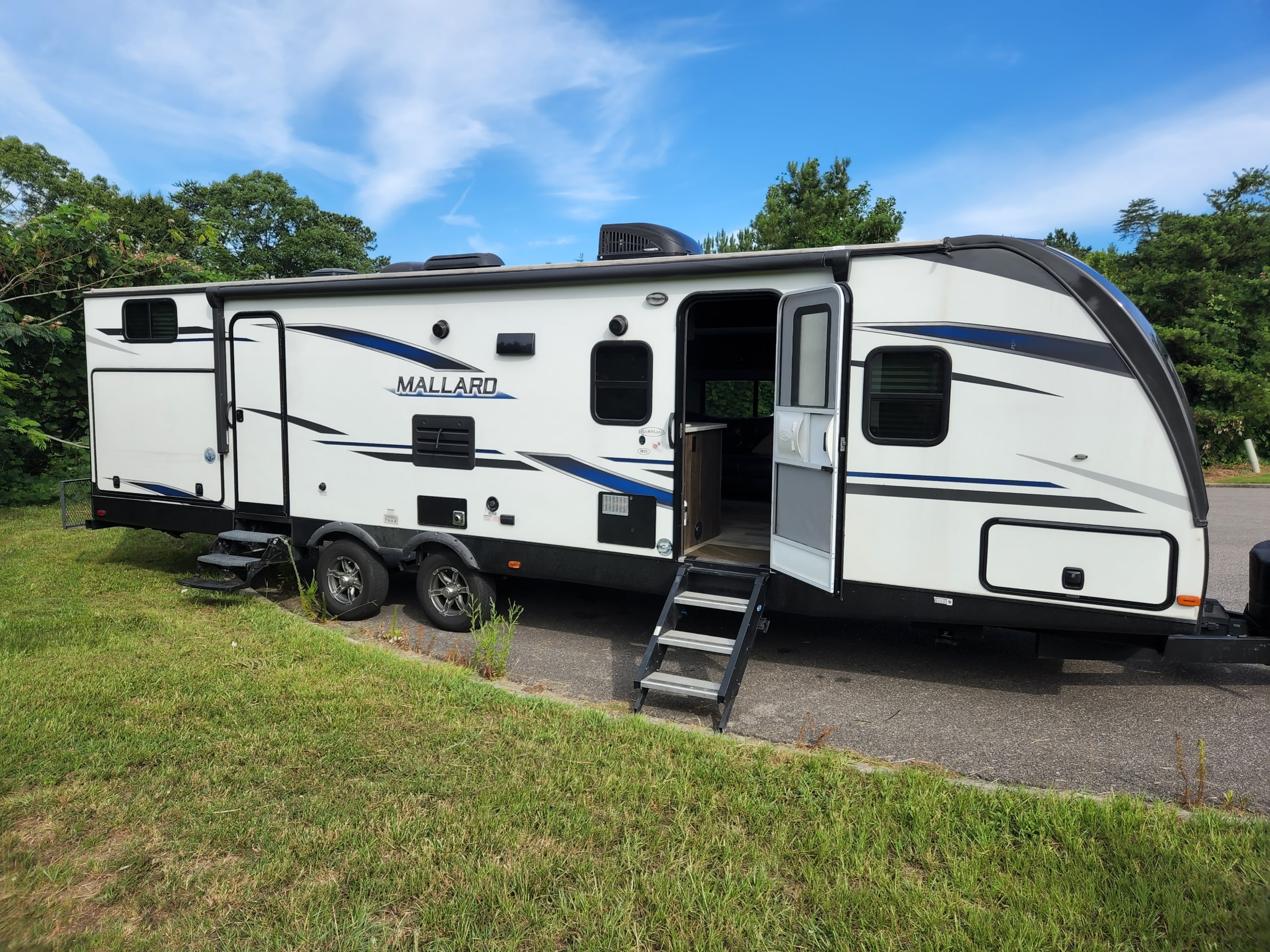 2021 Heartland Mallard M32 - Ultimate Family Bunkhouse