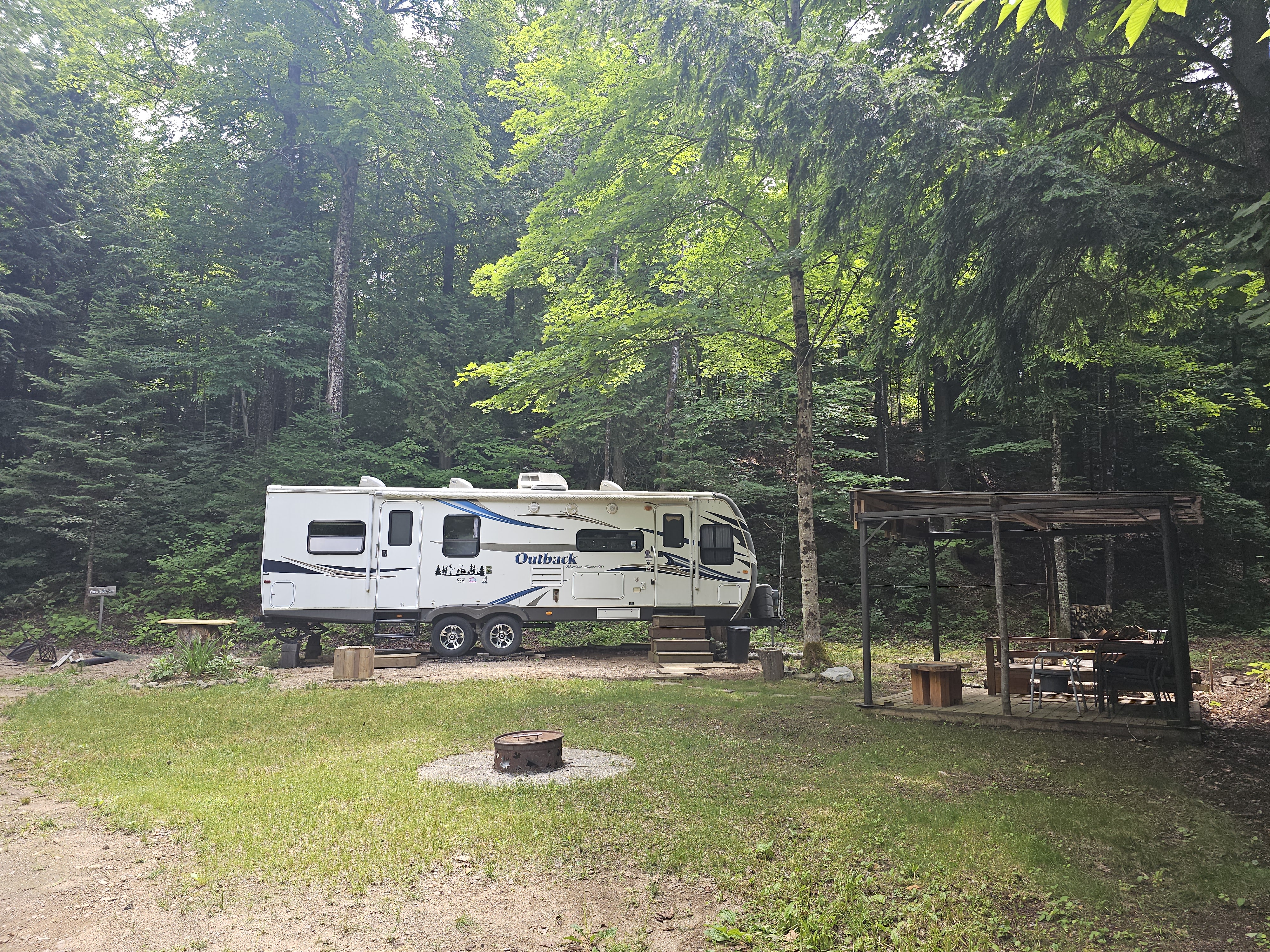 Spacious Outback Retreat | Walk-around Queen | FREE Bon Echo Del.