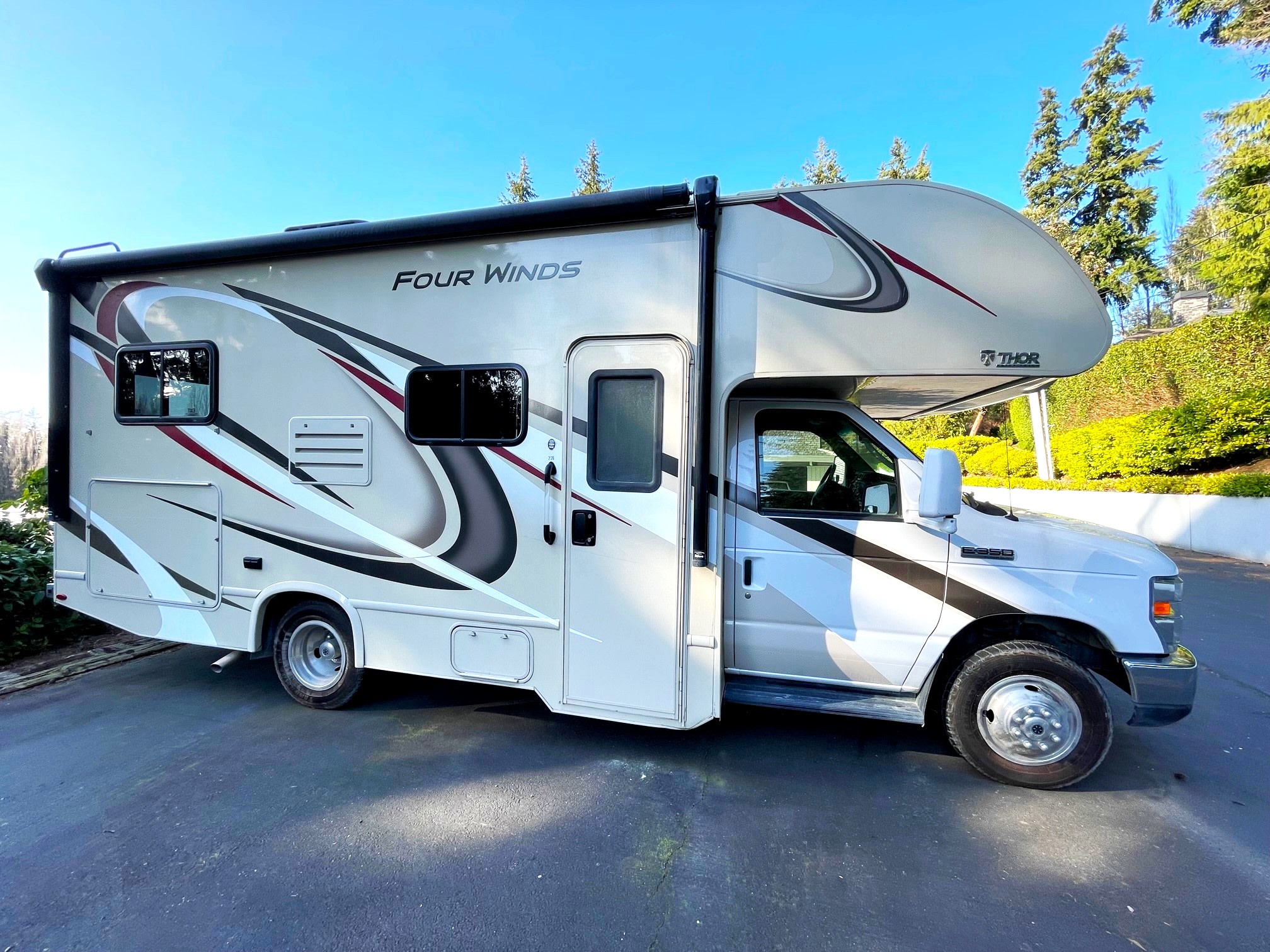 2019 Thor Four Winds 22E, easy to drive, free parking, convenient location