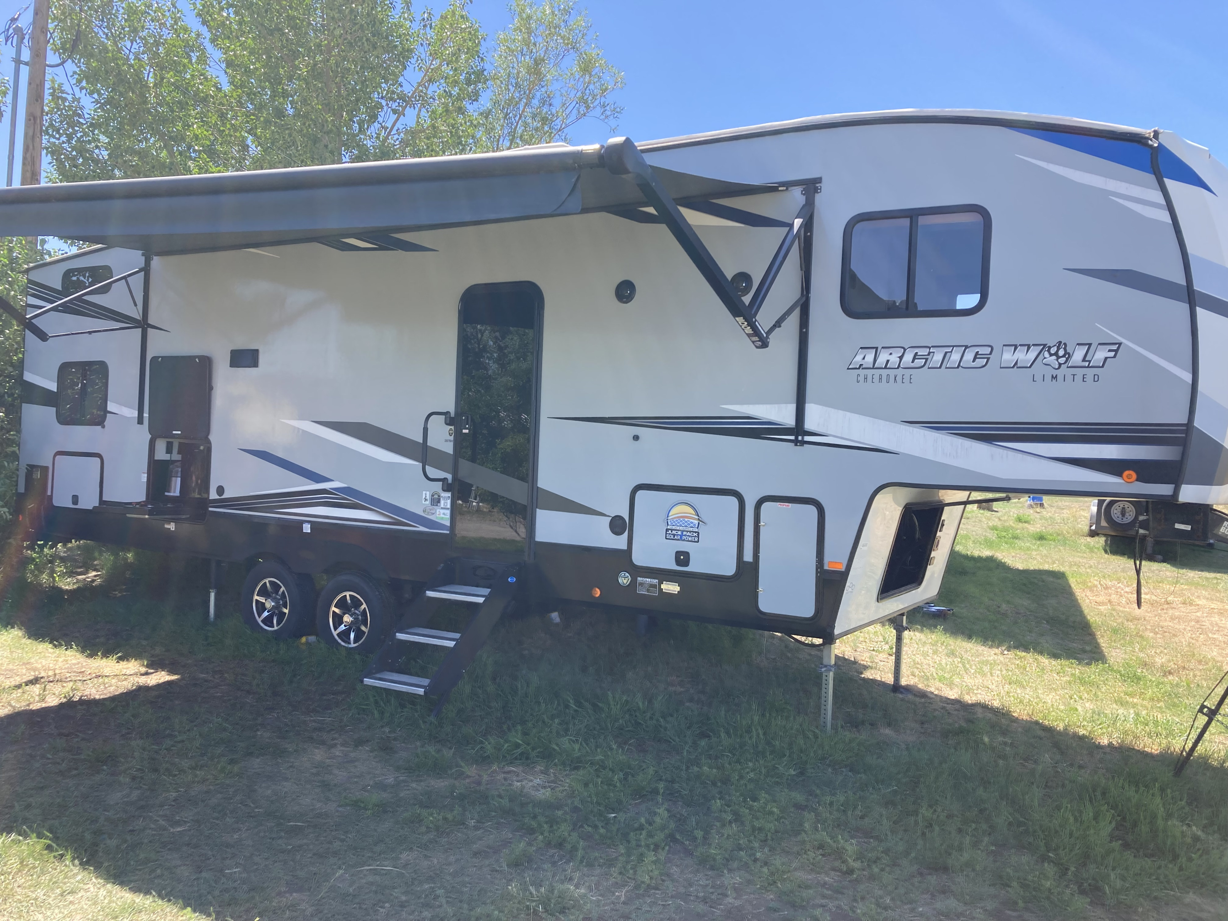The Perfect Escape: 2022 Arctic Wolf 5th Wheel
