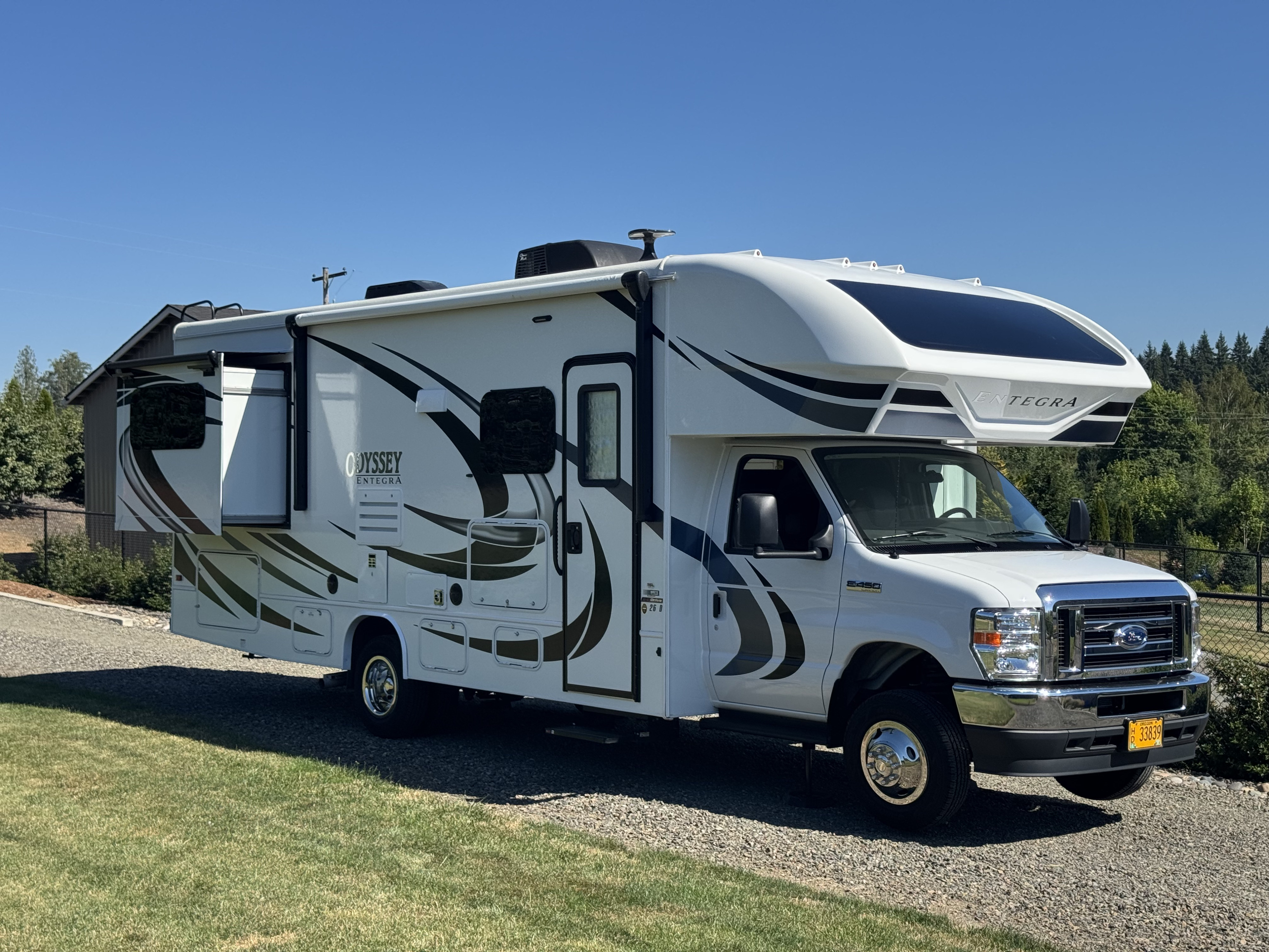 2021 Entegra Odyssey Sleeps 6 - Fully Stocked - Family Friendly
