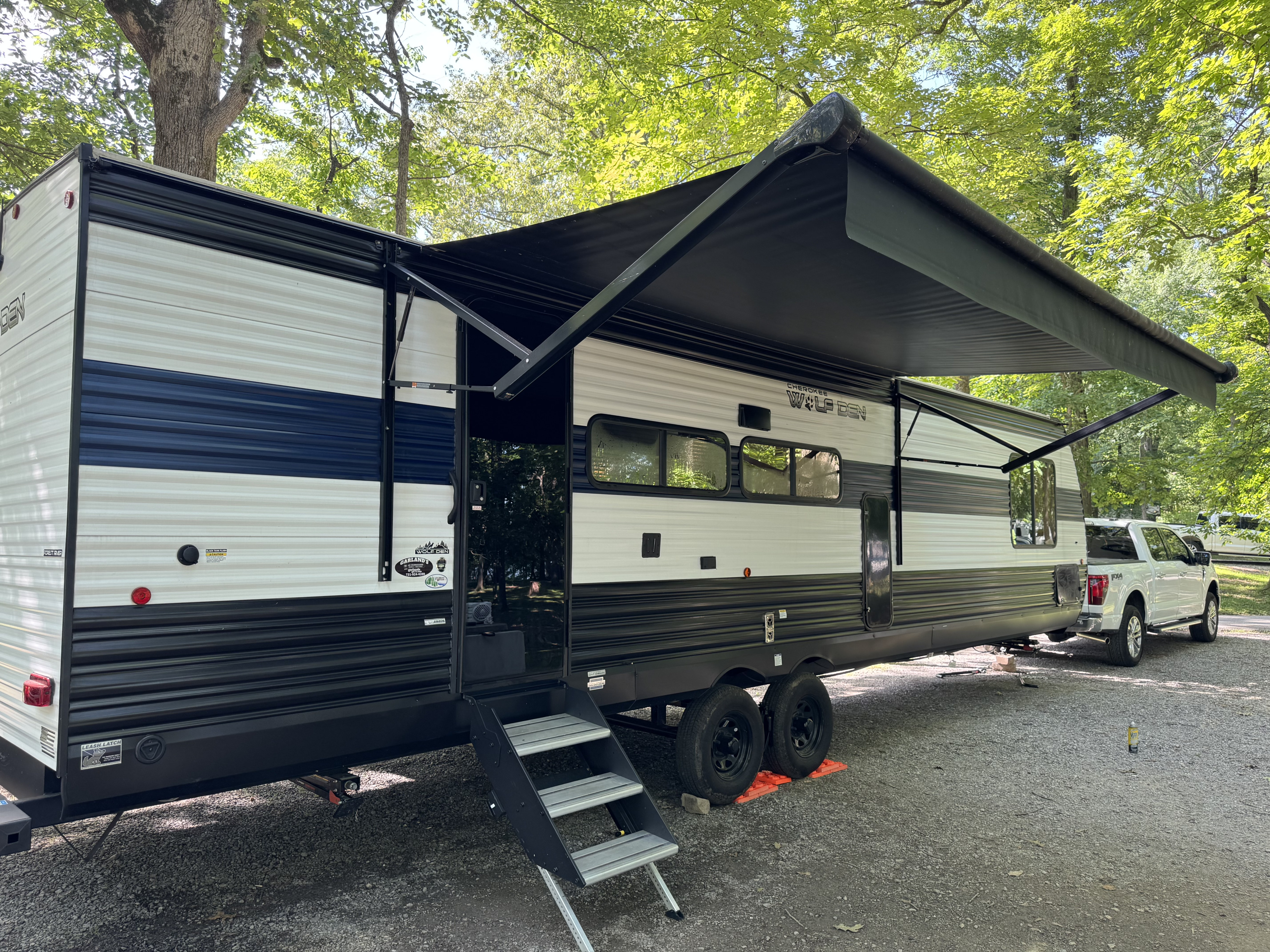 Modern 2024 37’ Bumper Pull RV – Ready for Adventure