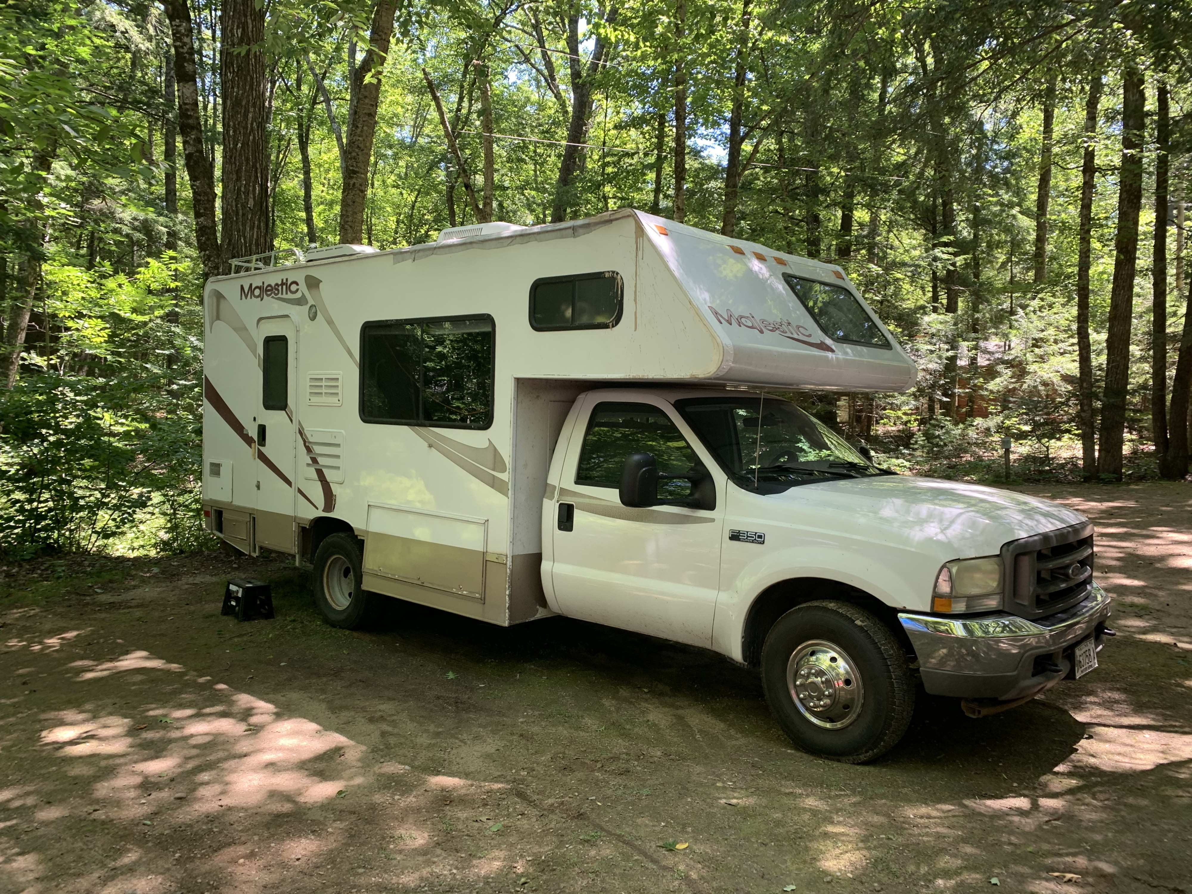 Four Winds Majestic 23P, Rare F-Series RV with all the Essentials + Extras!