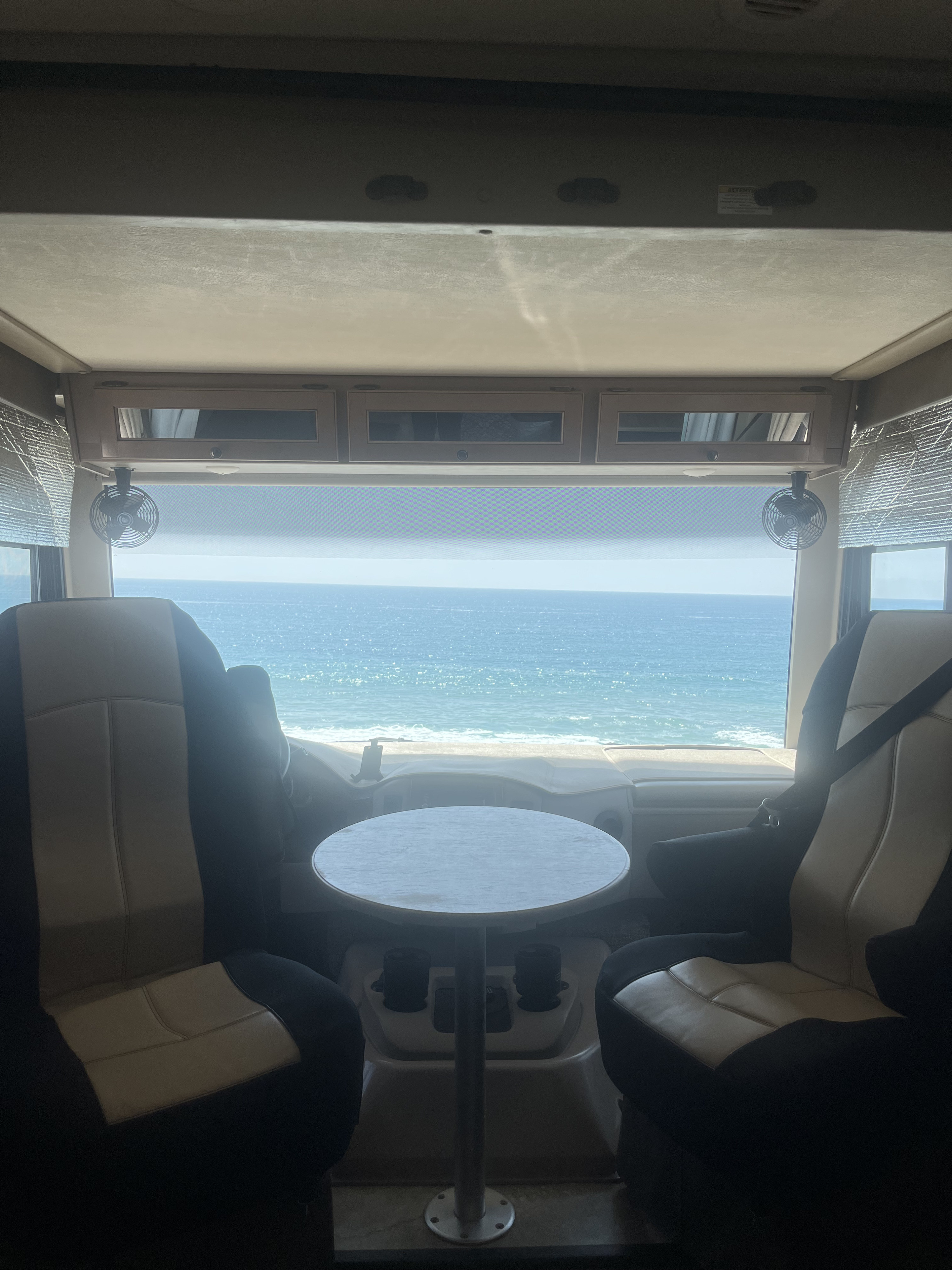 Class A Vacay (Sleeps 5, Easy to Drive!)