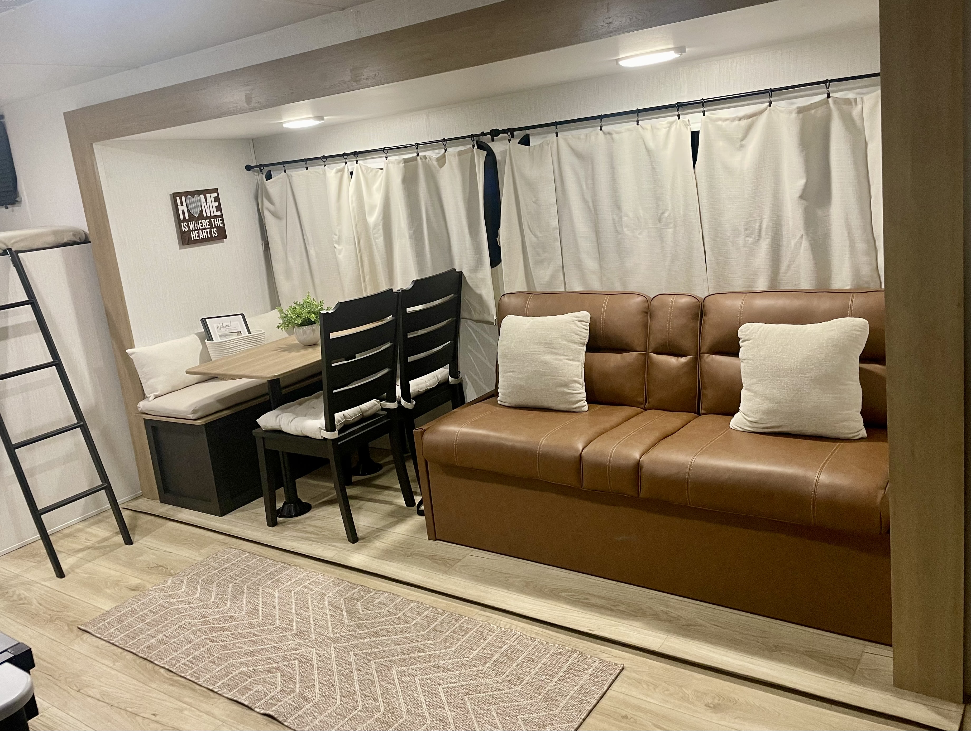 DELIVERY ONLY - 2024 COMFY TRAIL BLAZER