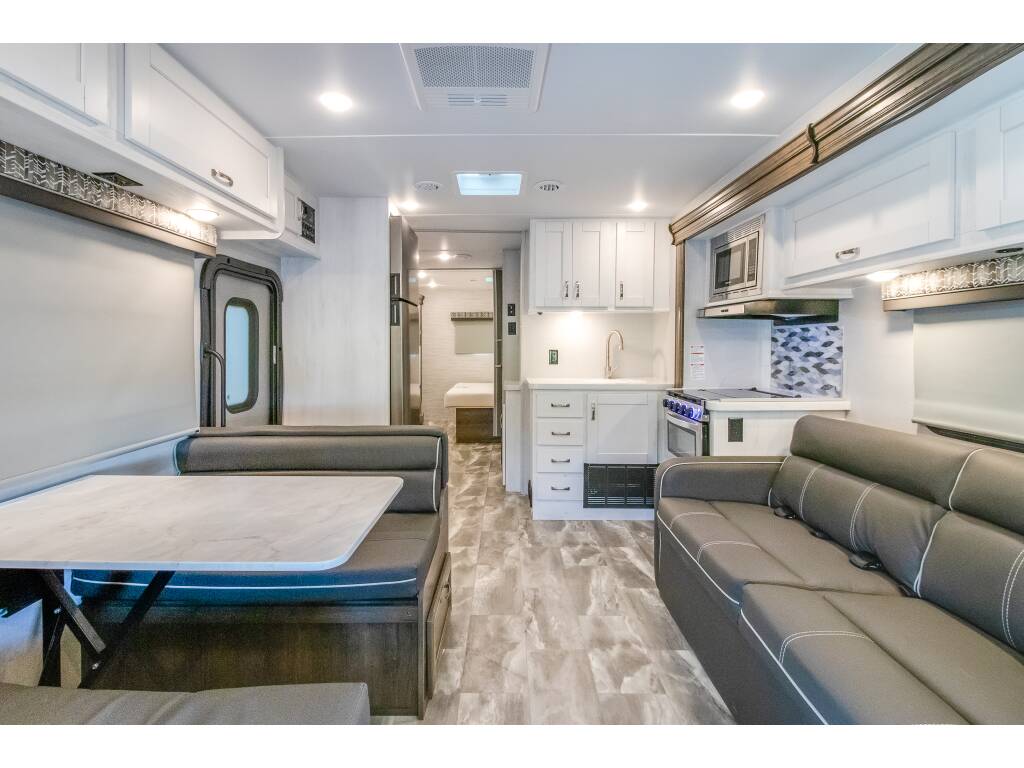 8 Person Turn-Key RV Adventure – Starlink, Comfort, & Freedom