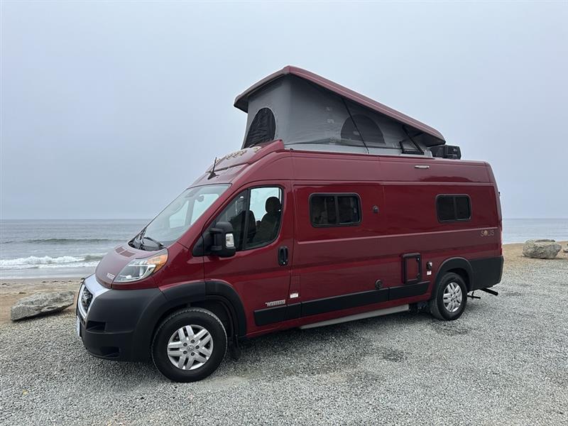2020 Winnebago Adventurer Series M-35F Ford Specs and Standard
