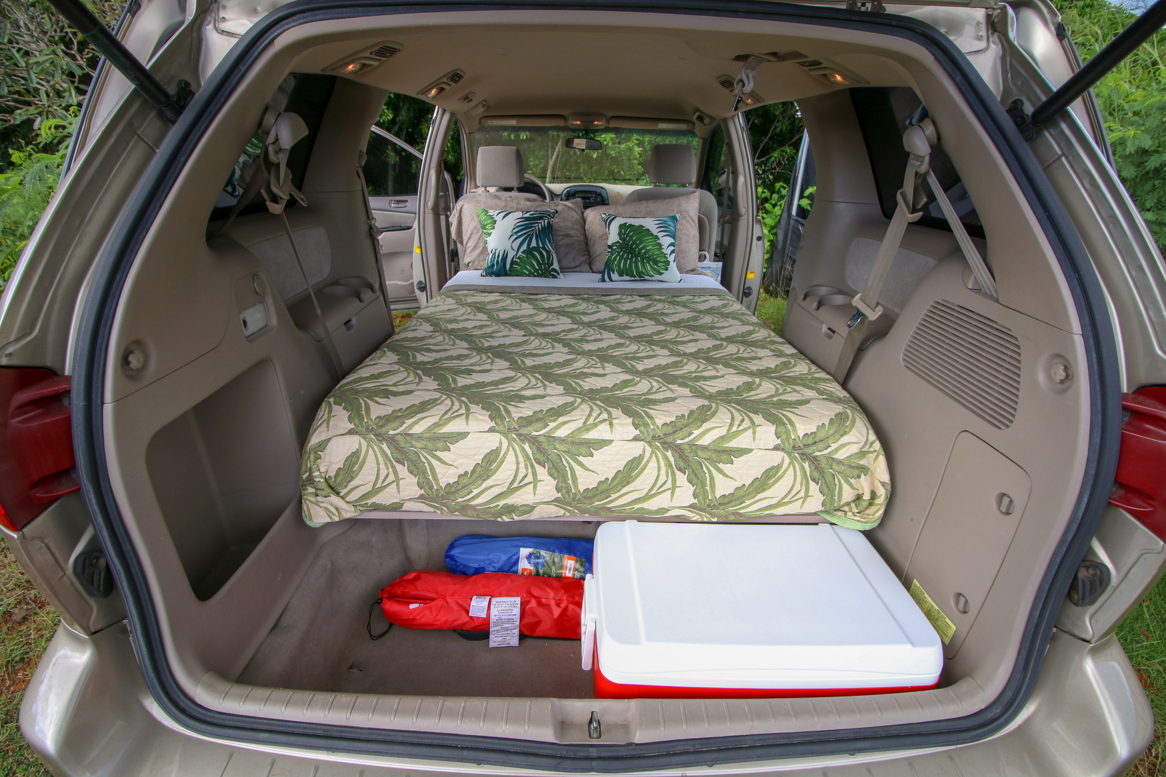 2004 Toyota Toyota Sienna Camper Top 2004 Toyota Sienna Camper