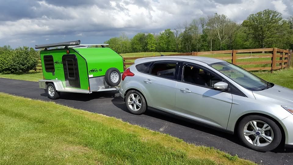 Lightweight Green Car-Go Lite Camper – Ready for Adventure!