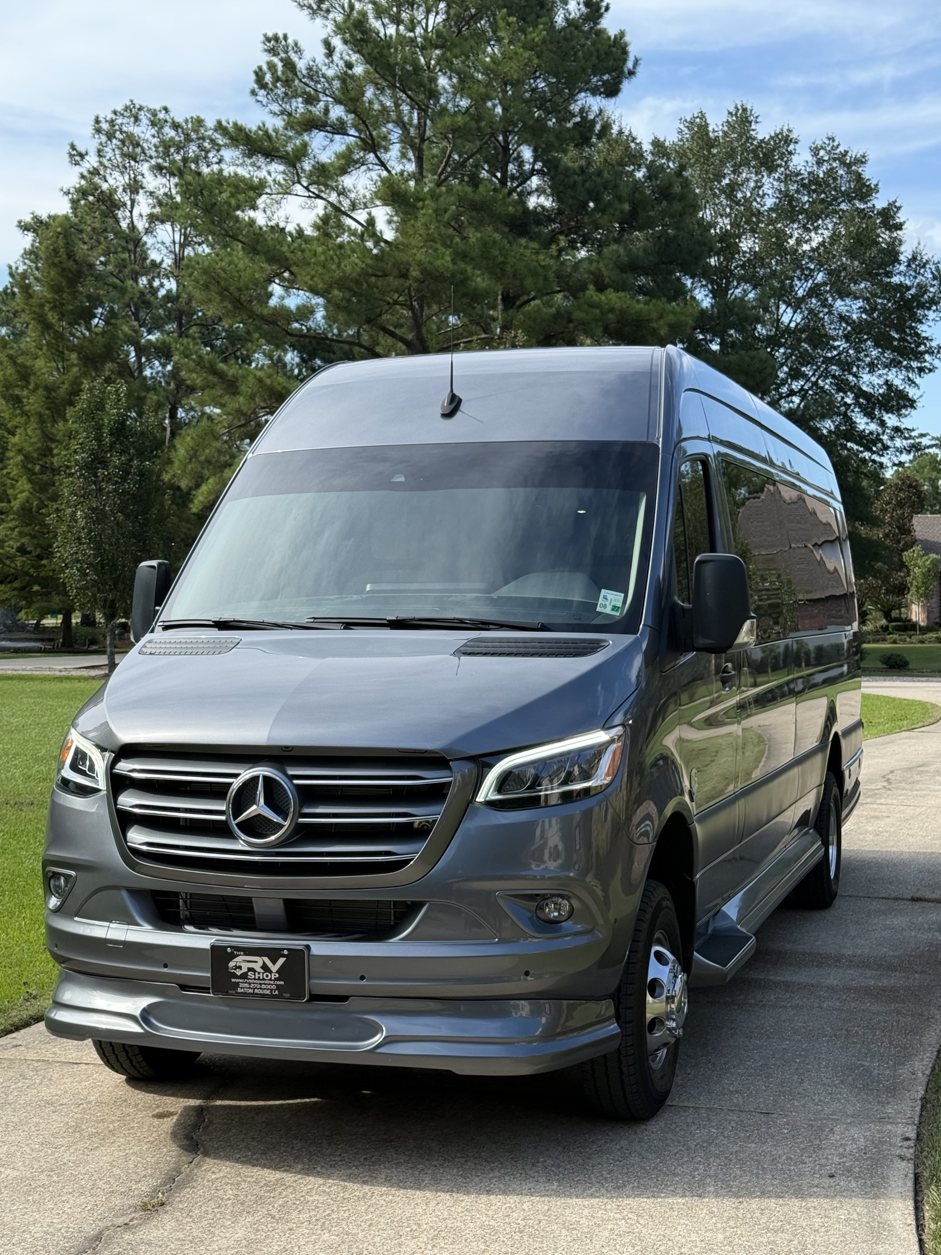 Luxe Liner Getaways - 2025 Mercedes Benz V Cruise