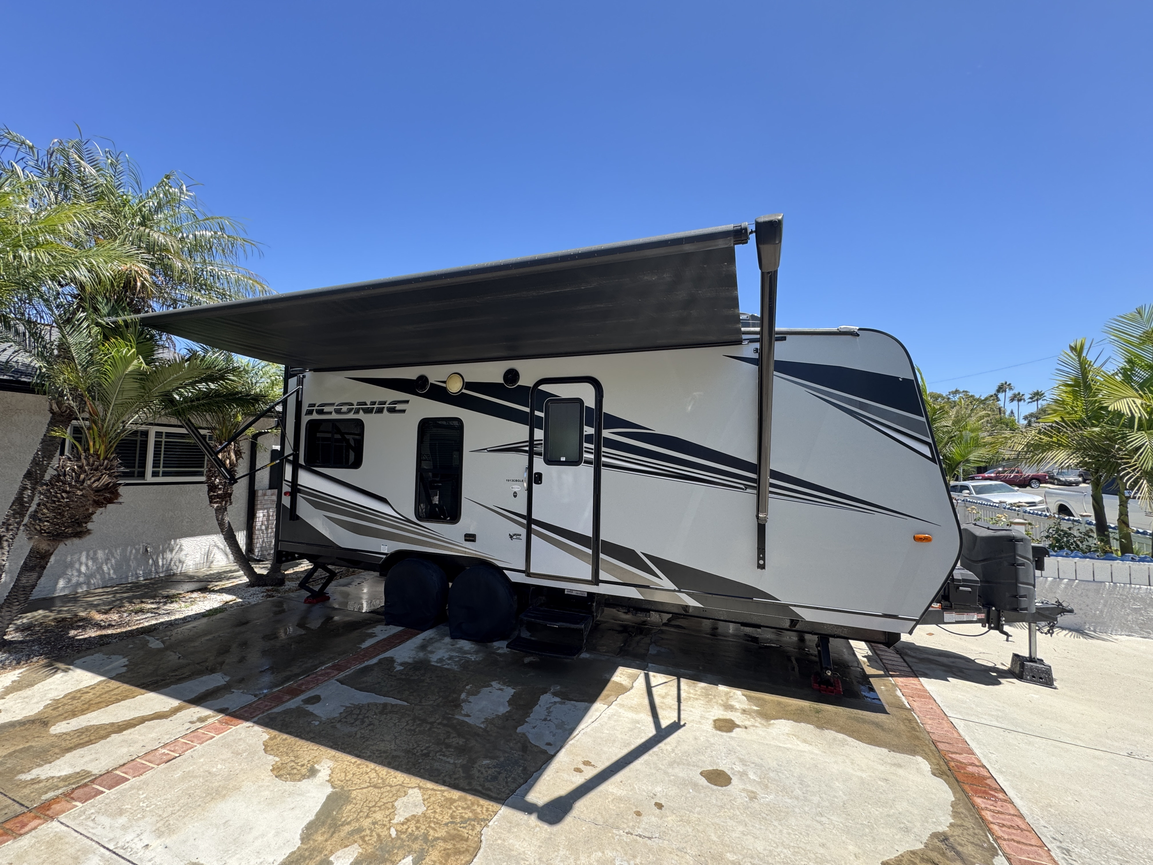 2022 Eclipse Iconic 26 foot Toy Hauler.