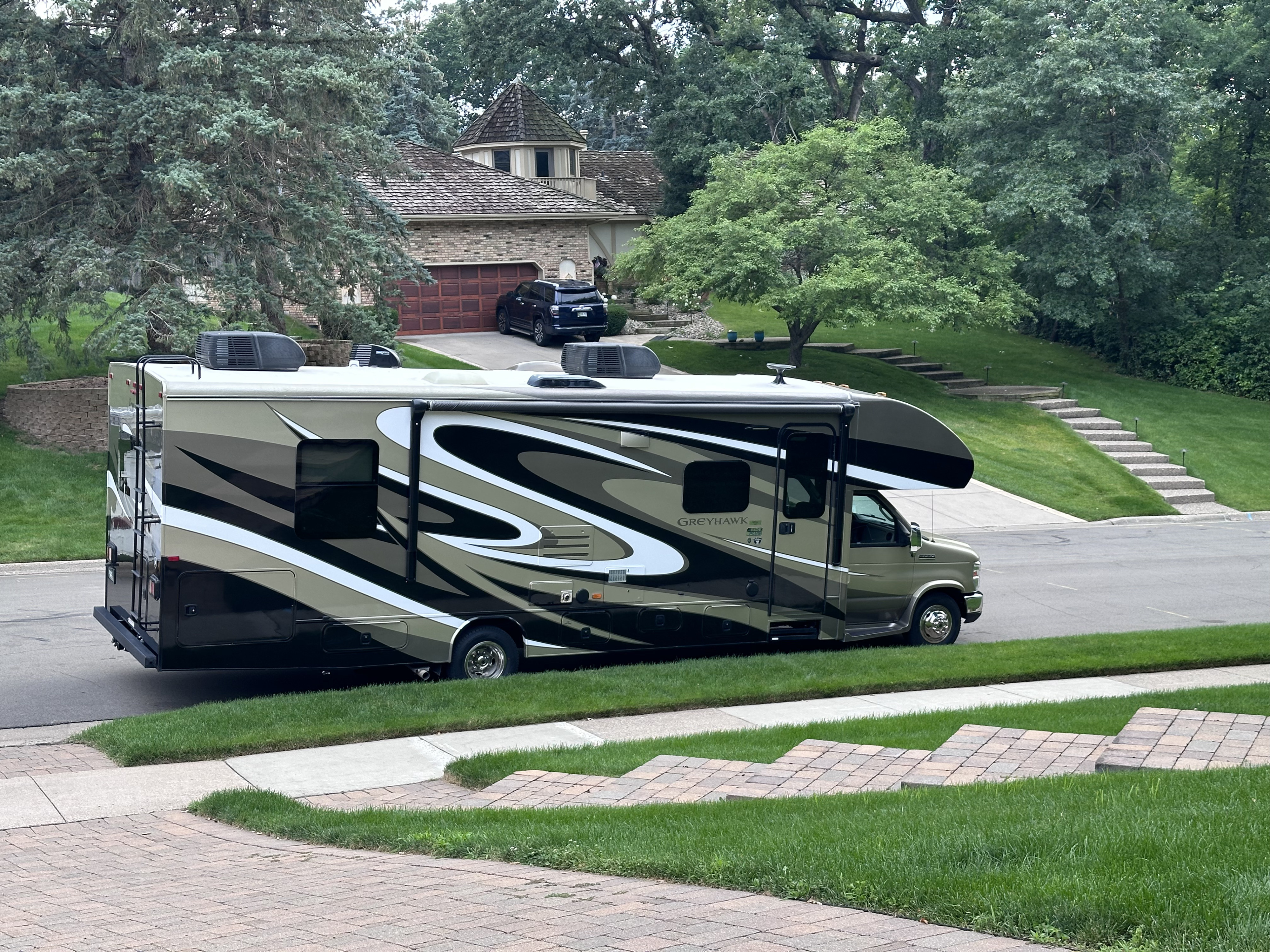 2018 Jayco Greyhawk – Spacious, Comfortable, Luxurious & Road-Trip Ready!