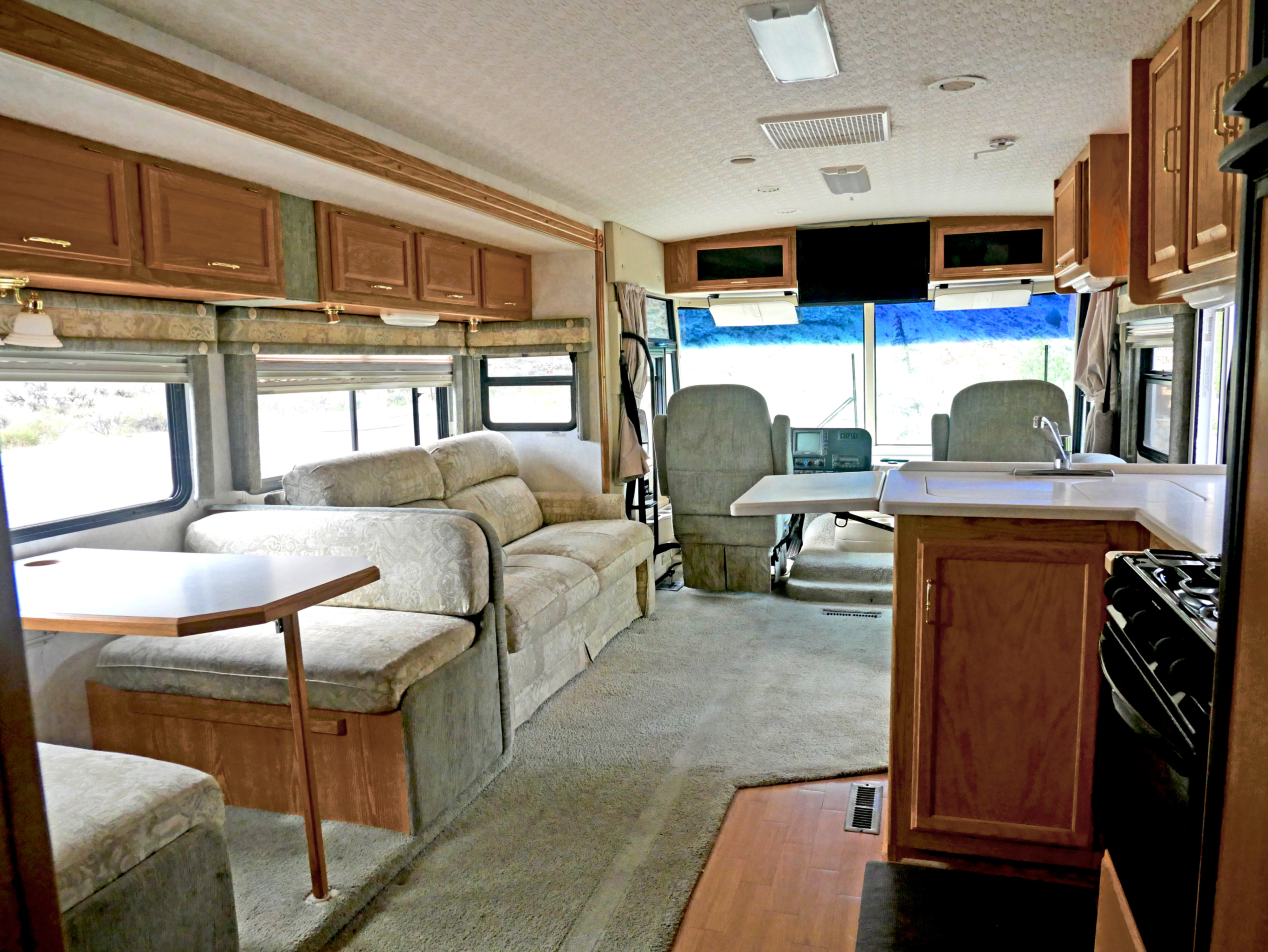 Raven Cliffs Delivered and Setup only, Winnebago Brave