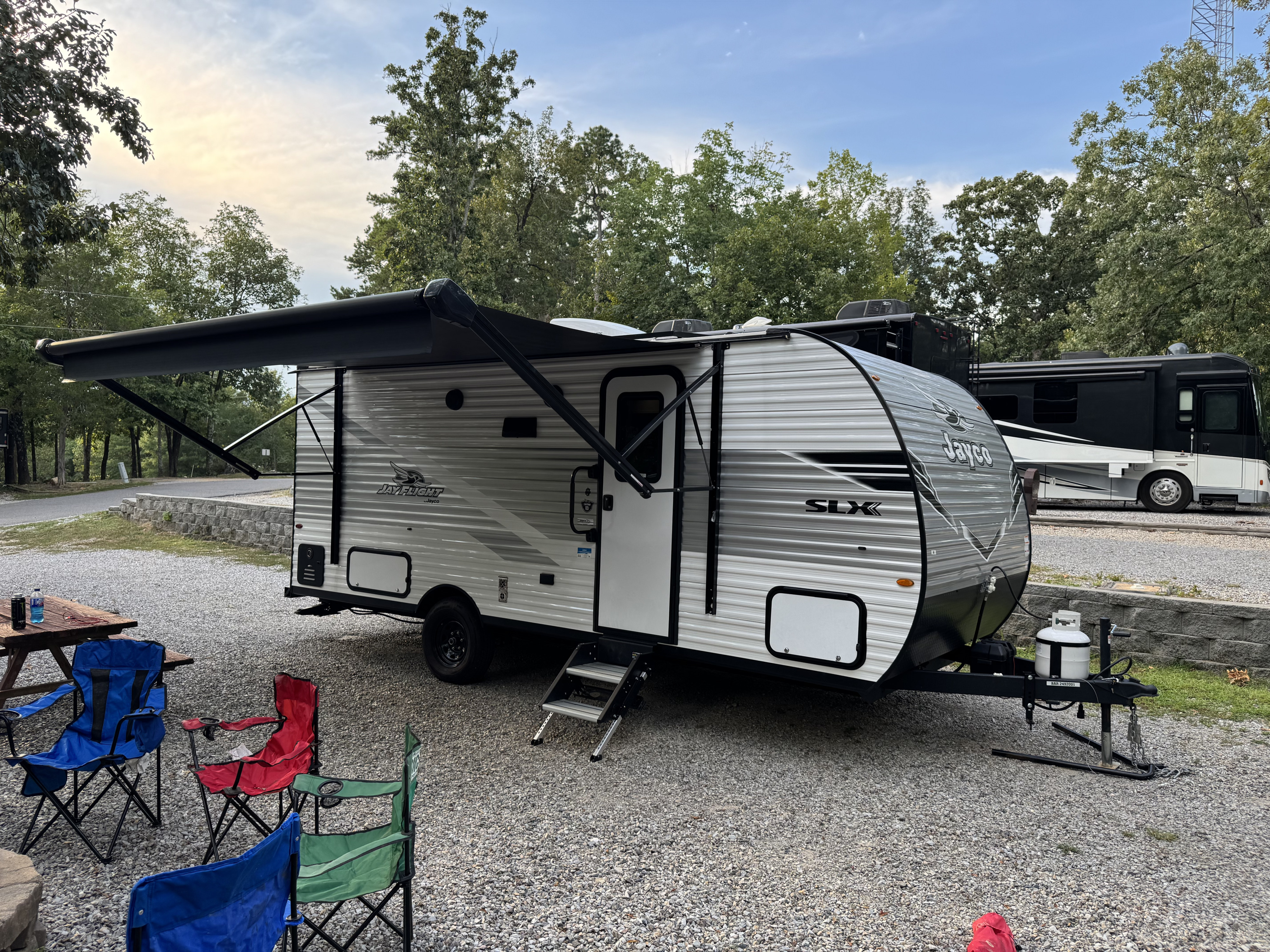 Brand New 2025 Jayco Jay Flight 197MB | Murphy Bed & Bunks | Family Ready!
