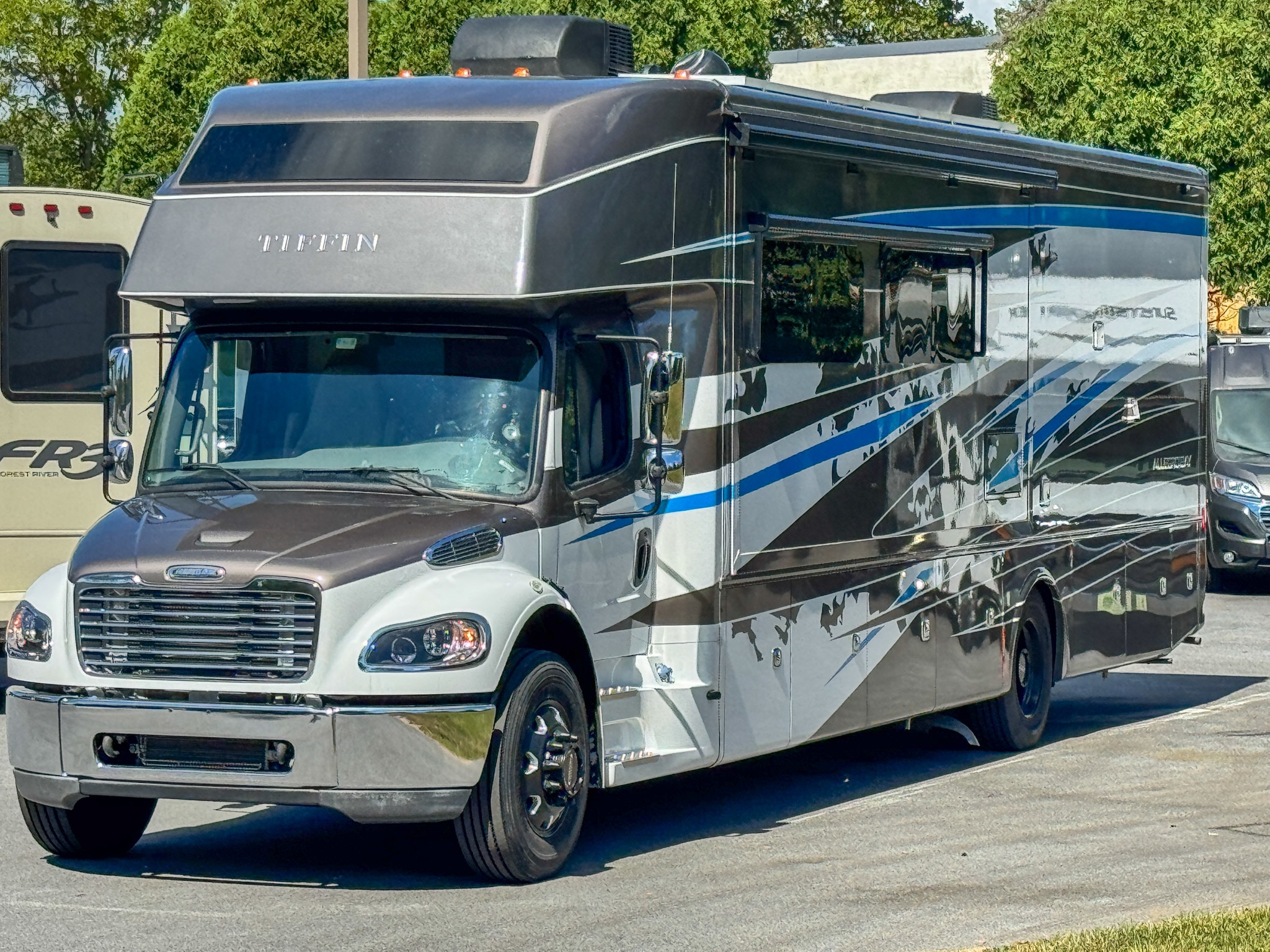 Tiffin Allegro Bay Super C