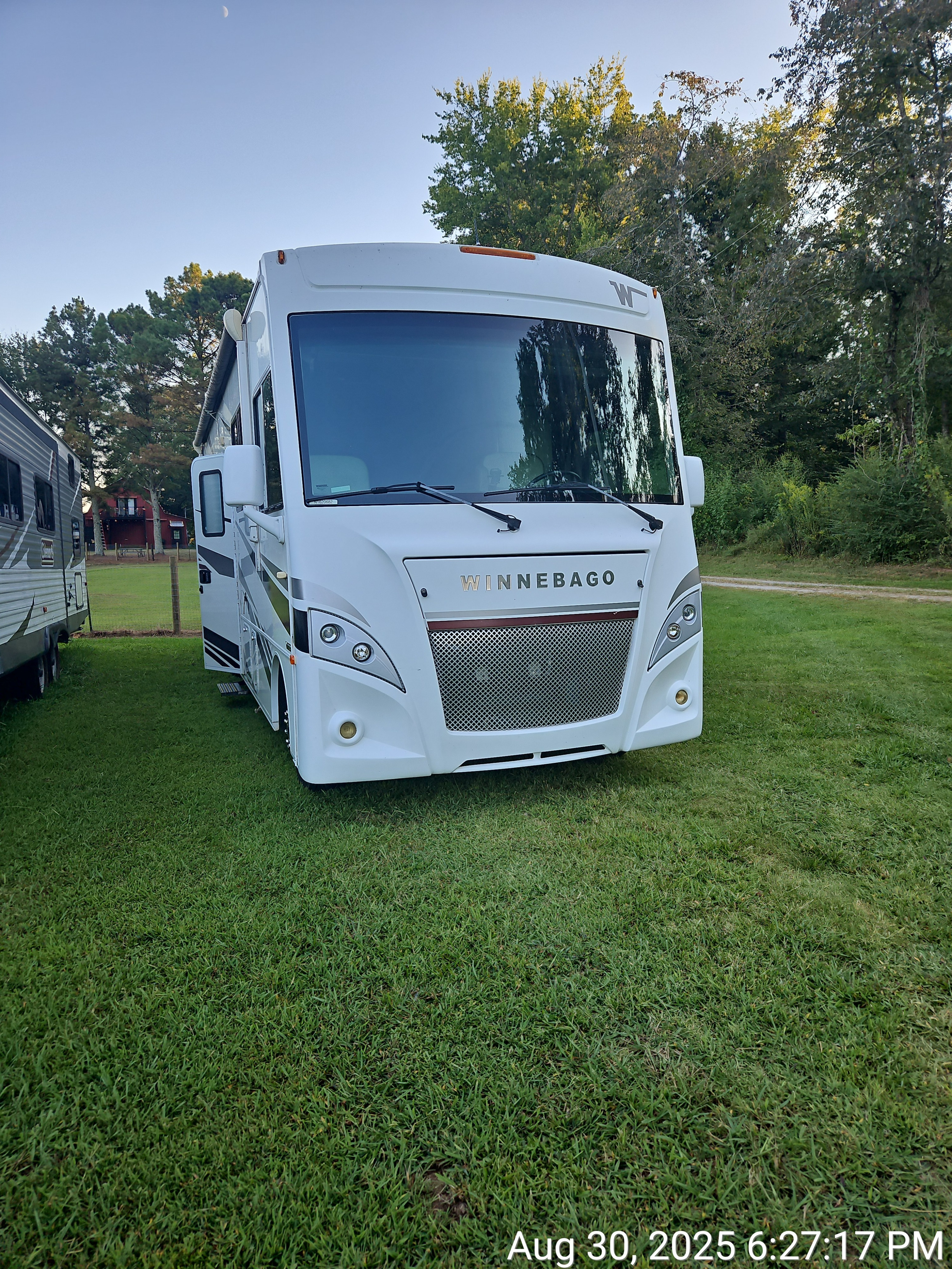 Winnebago Intent HAL1785
