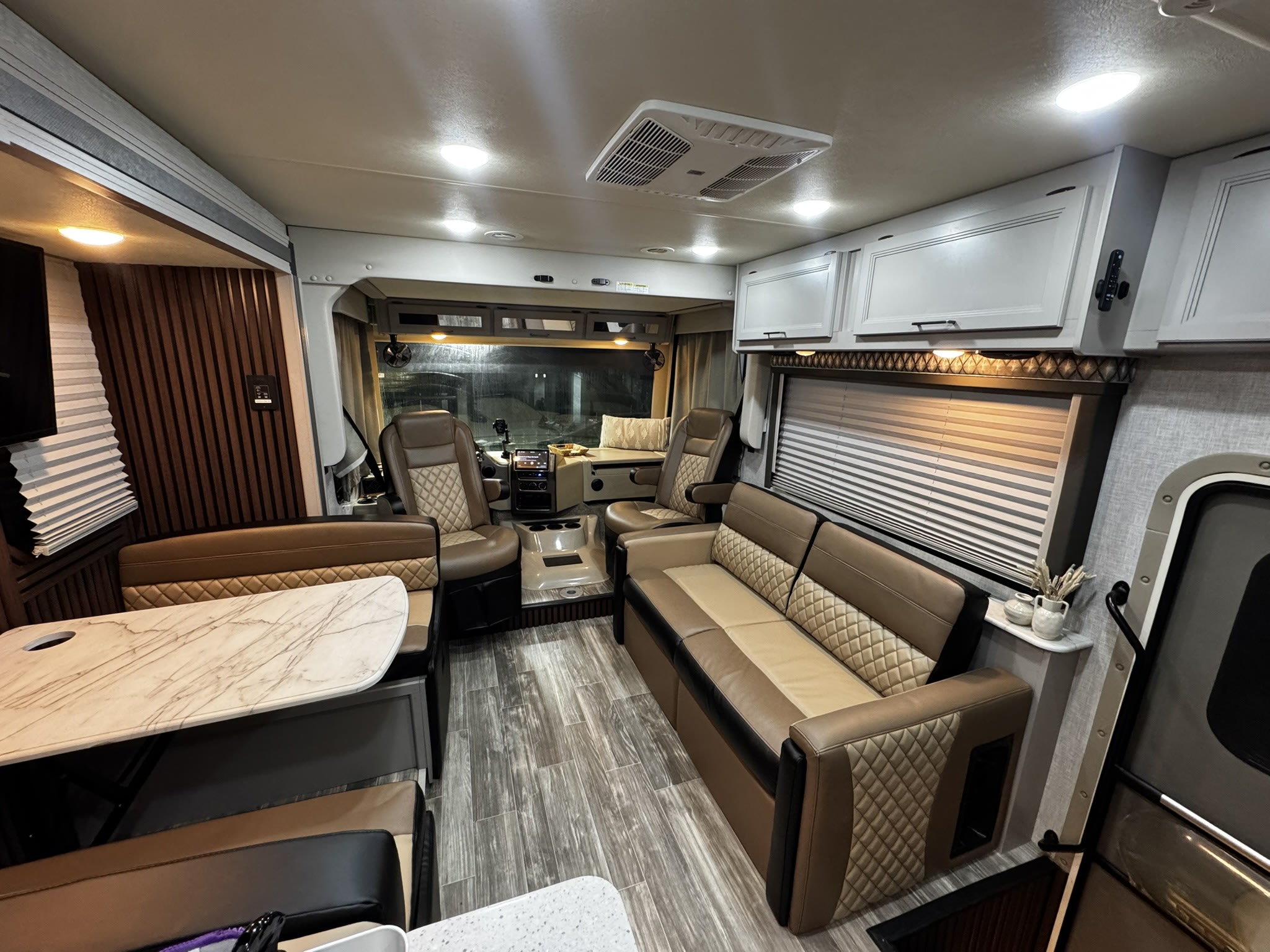 "YHOW" MEET THOR, OUR HIGH CLASS RV FOR 8