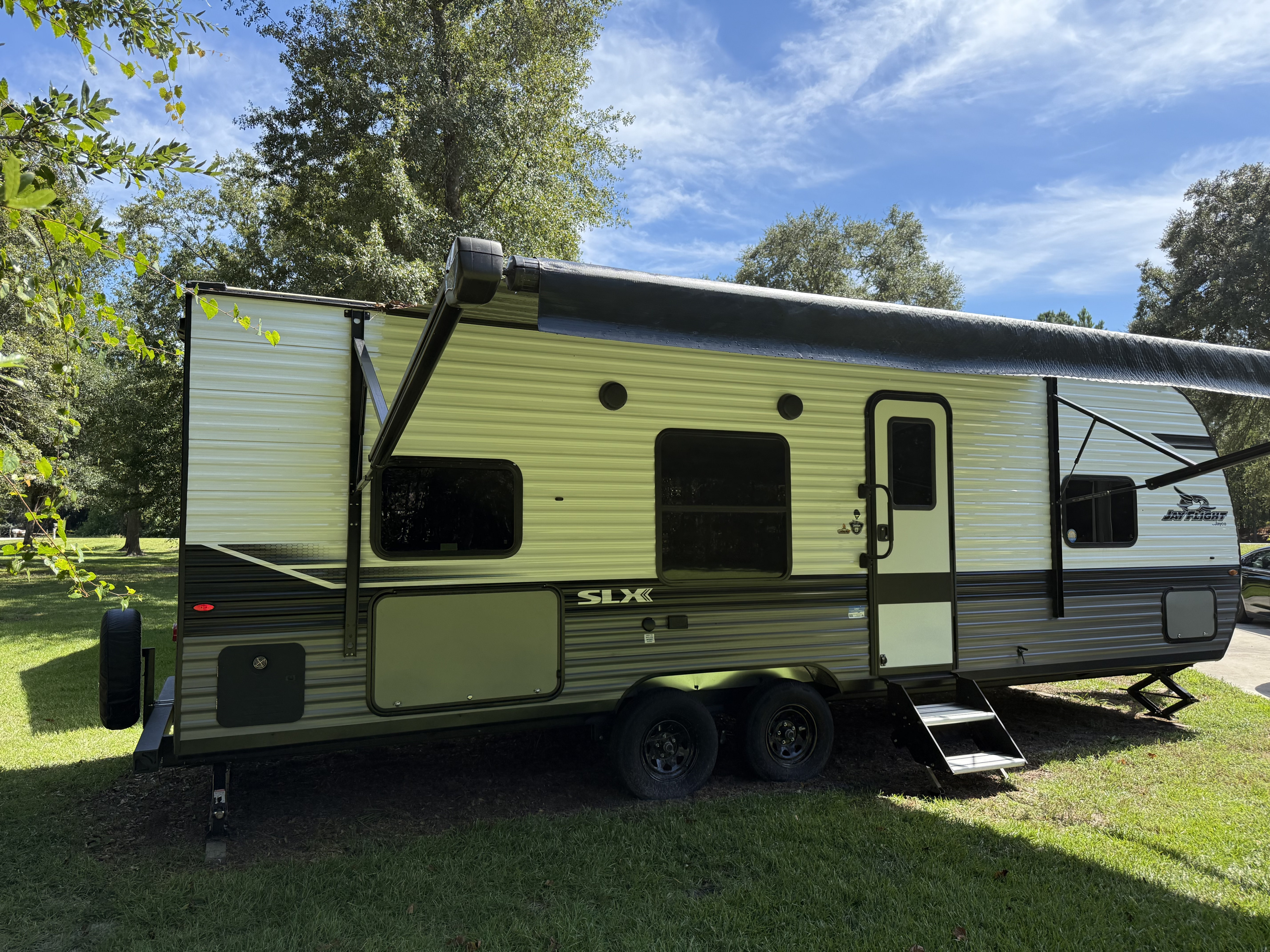 2024 Jay Flight | Sleeps 8 | Delivery Available | Military Discount
