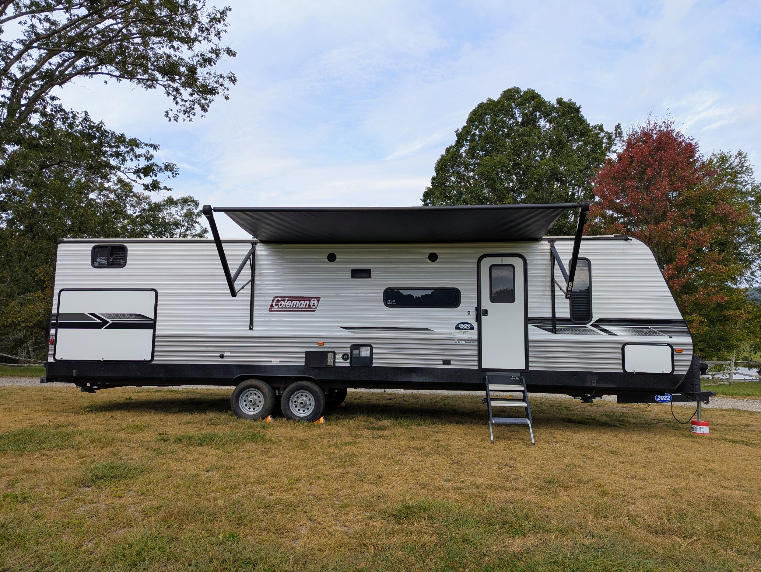 Coleman Lantern | Large Modern Bunkhouse sleeps 9