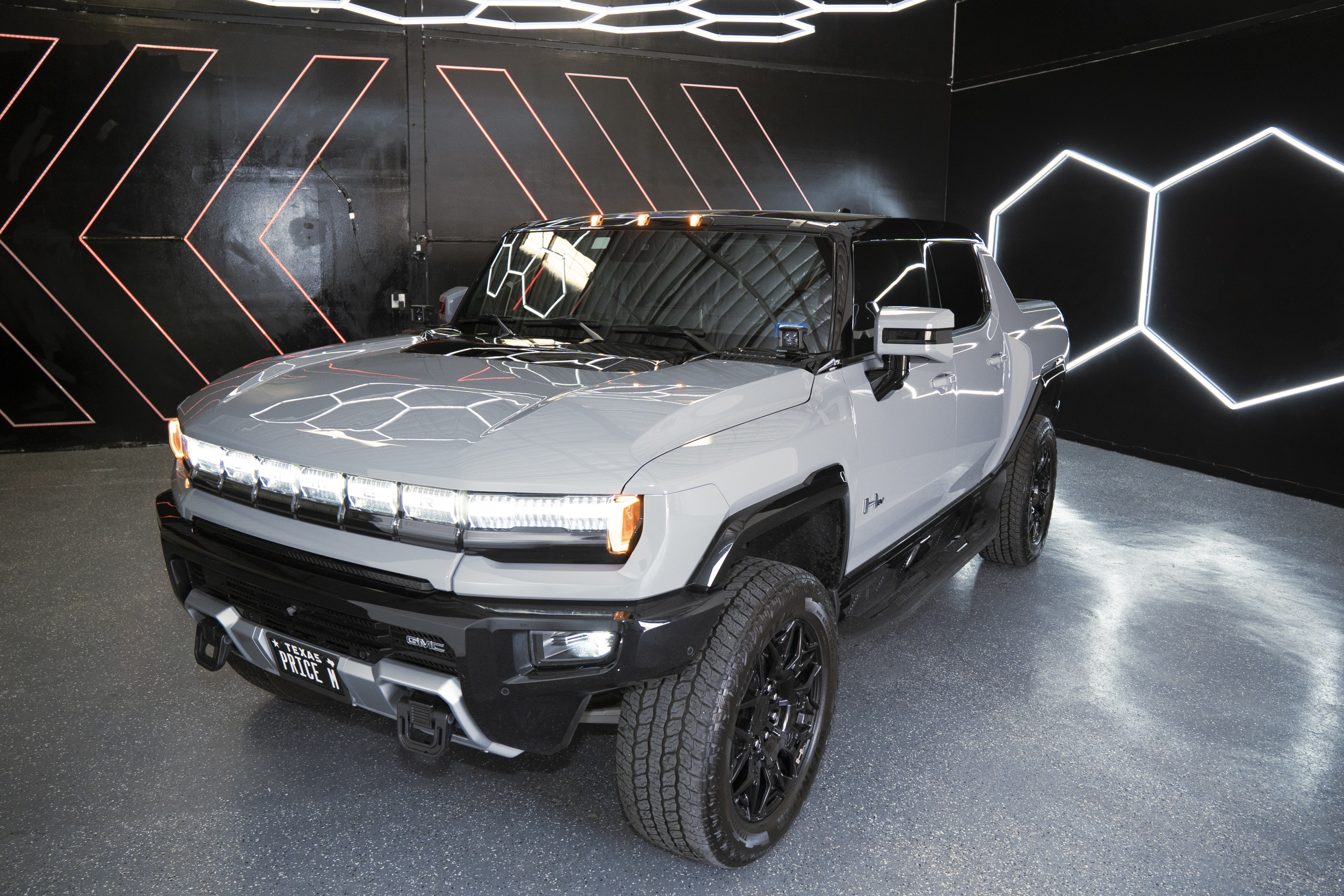 2025 GMC Hummer EV 2X Pickup