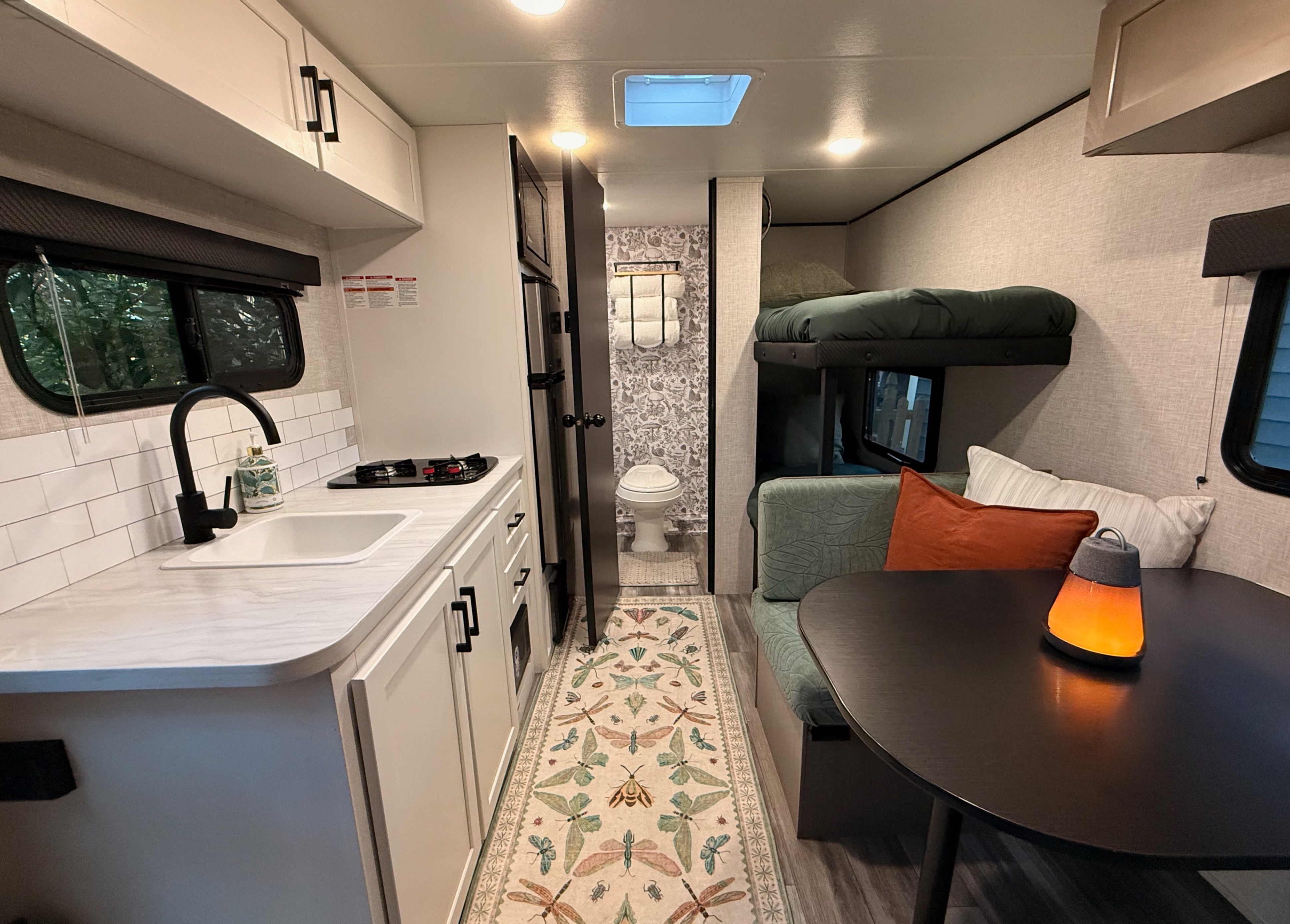 Brand New & Easy Tow Trailer - Dogs Welcome - Family & Friends Getaway!
