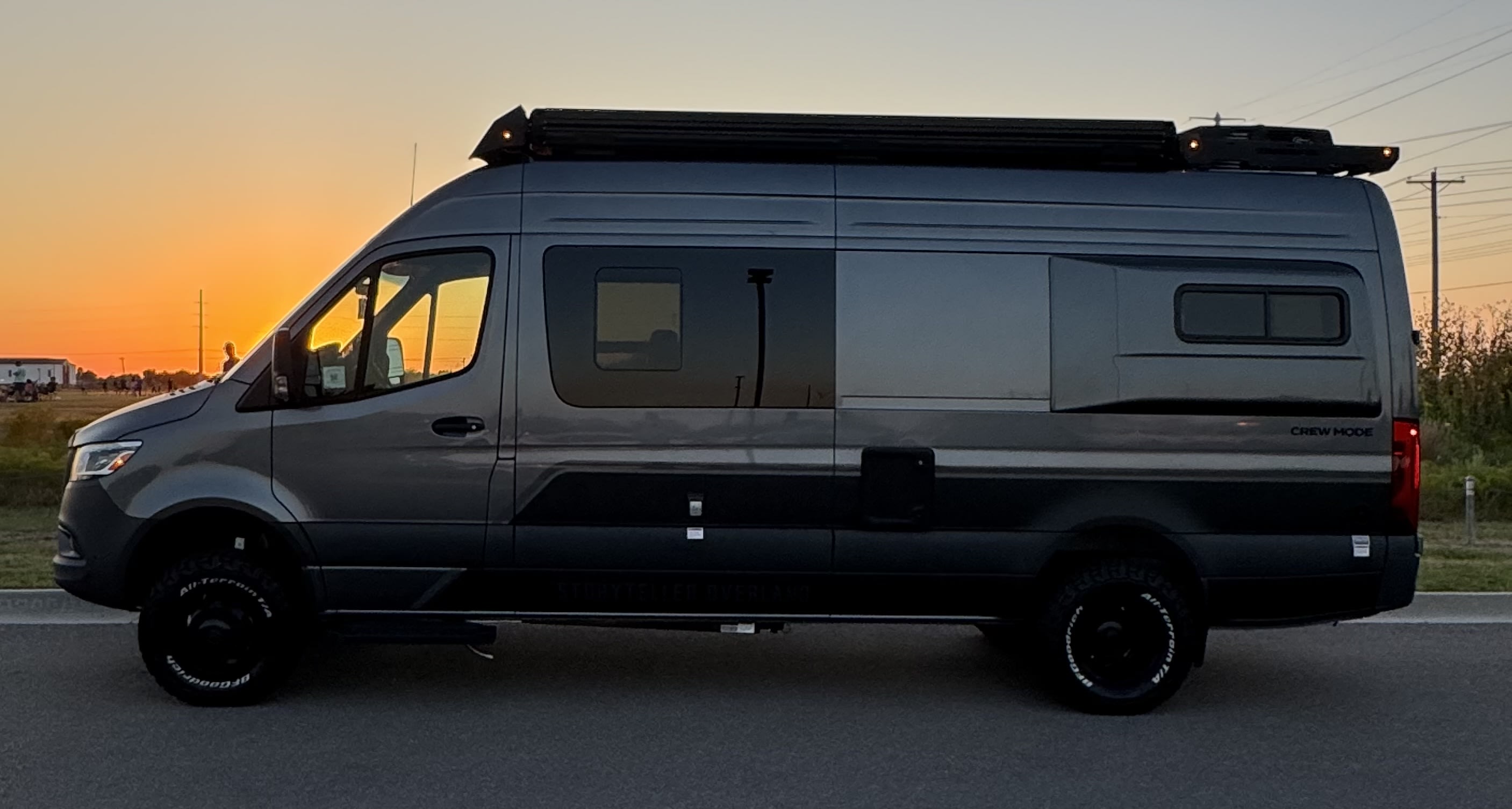 2025 Storyteller Overland Crew Mode XL