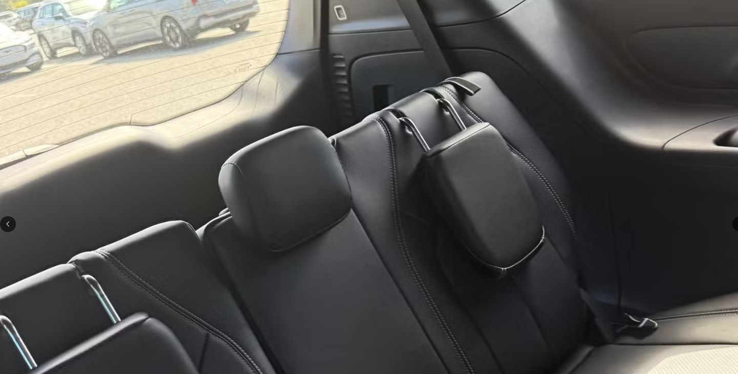 2026 Chrysler Voyager