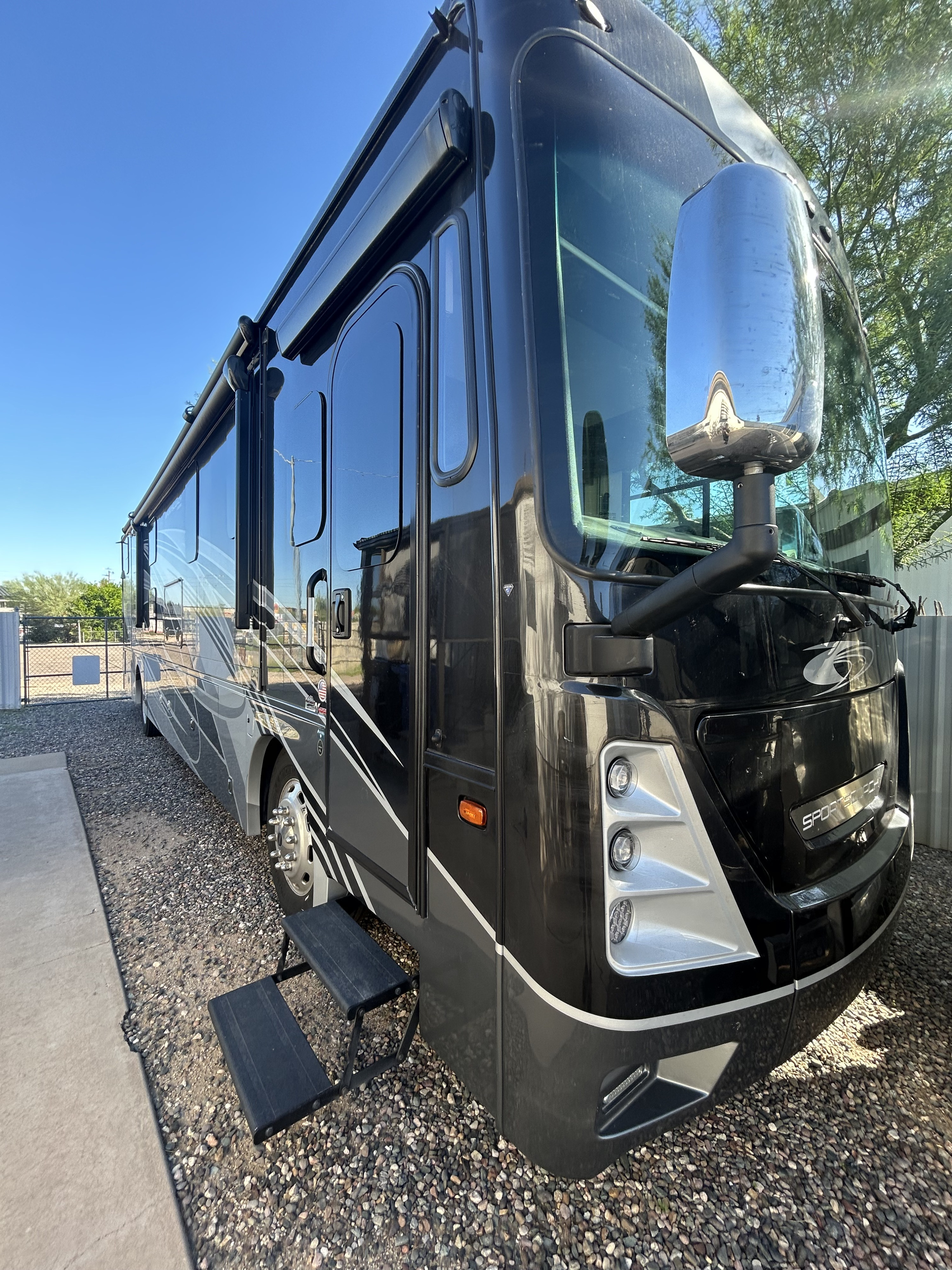 A-2 Luxury 41’ Coachmen Sportscoach, 2 full bath, Diesel RV
