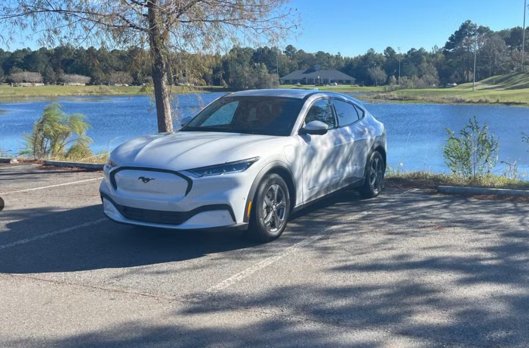 2022 Ford Mustang Mach-E