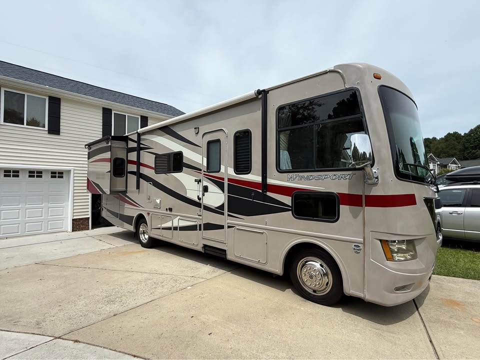 Adventure Ready. Clean, Reliable Thor Windsport 29X