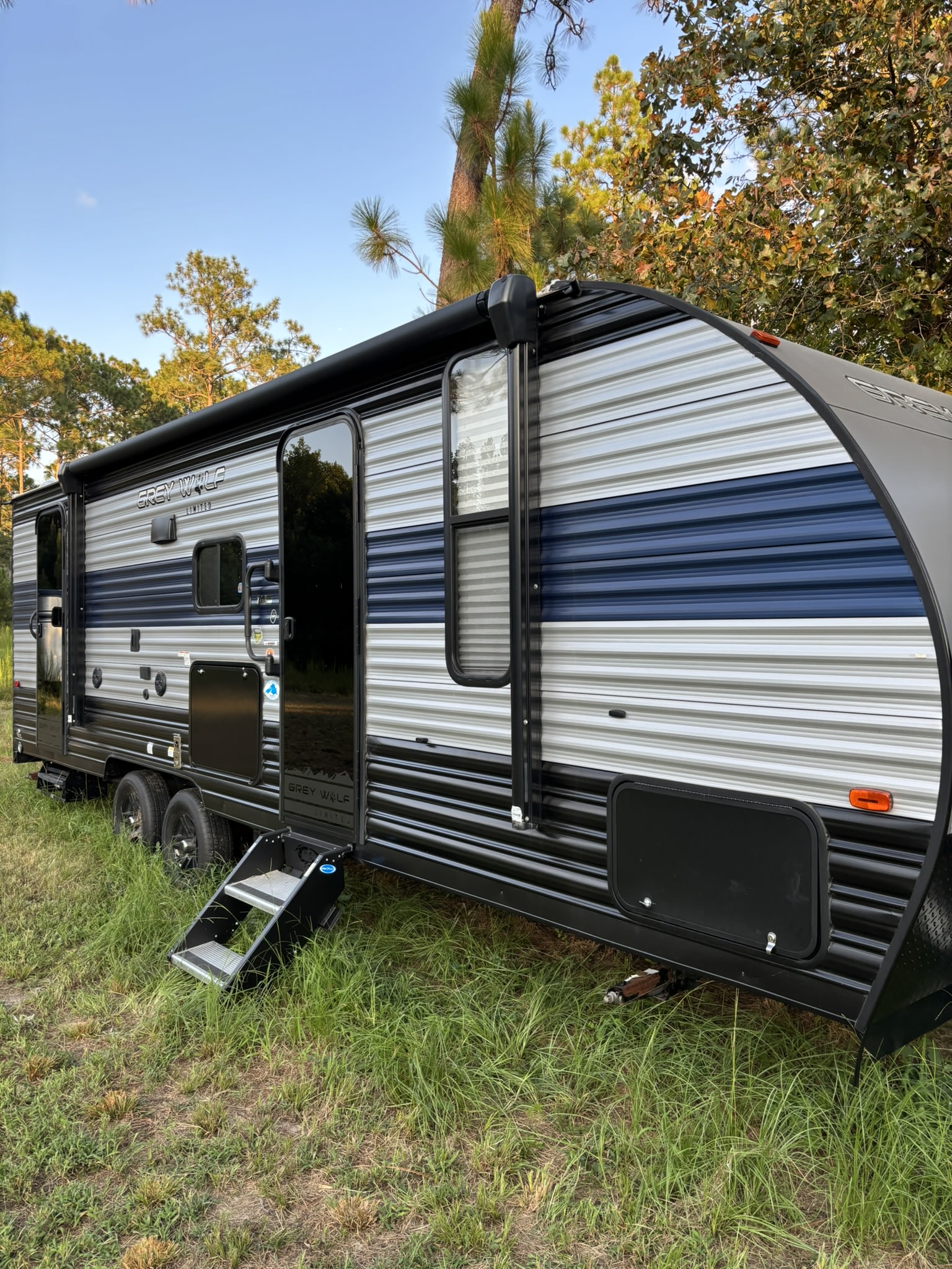 Like New 2022 Camper 29’