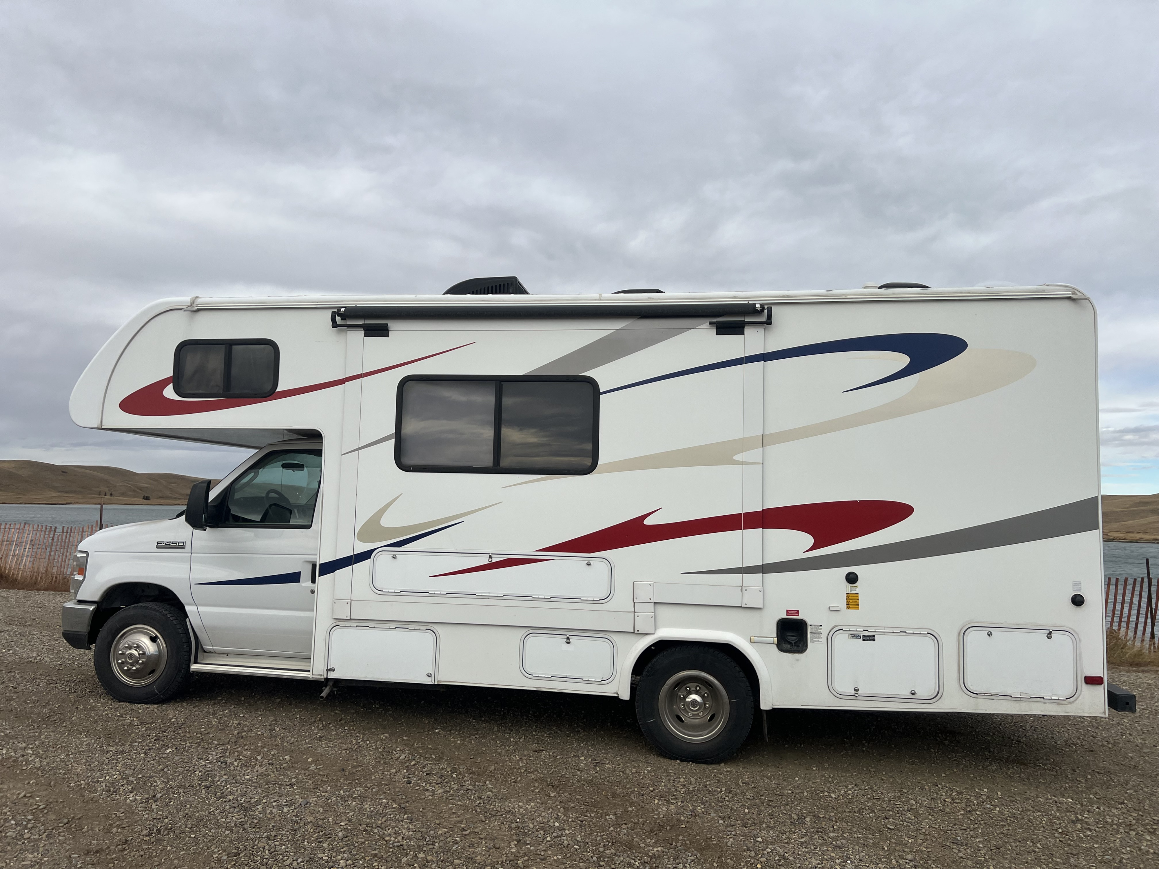 2017 Forest River Sunseeker View 3 - Calgary RV Rental Details