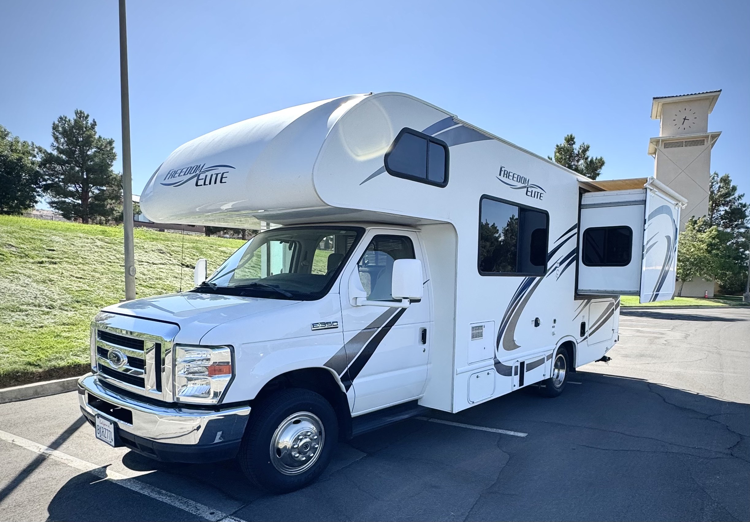 Cozy Class C Family Adventure RV - Sleeps 6