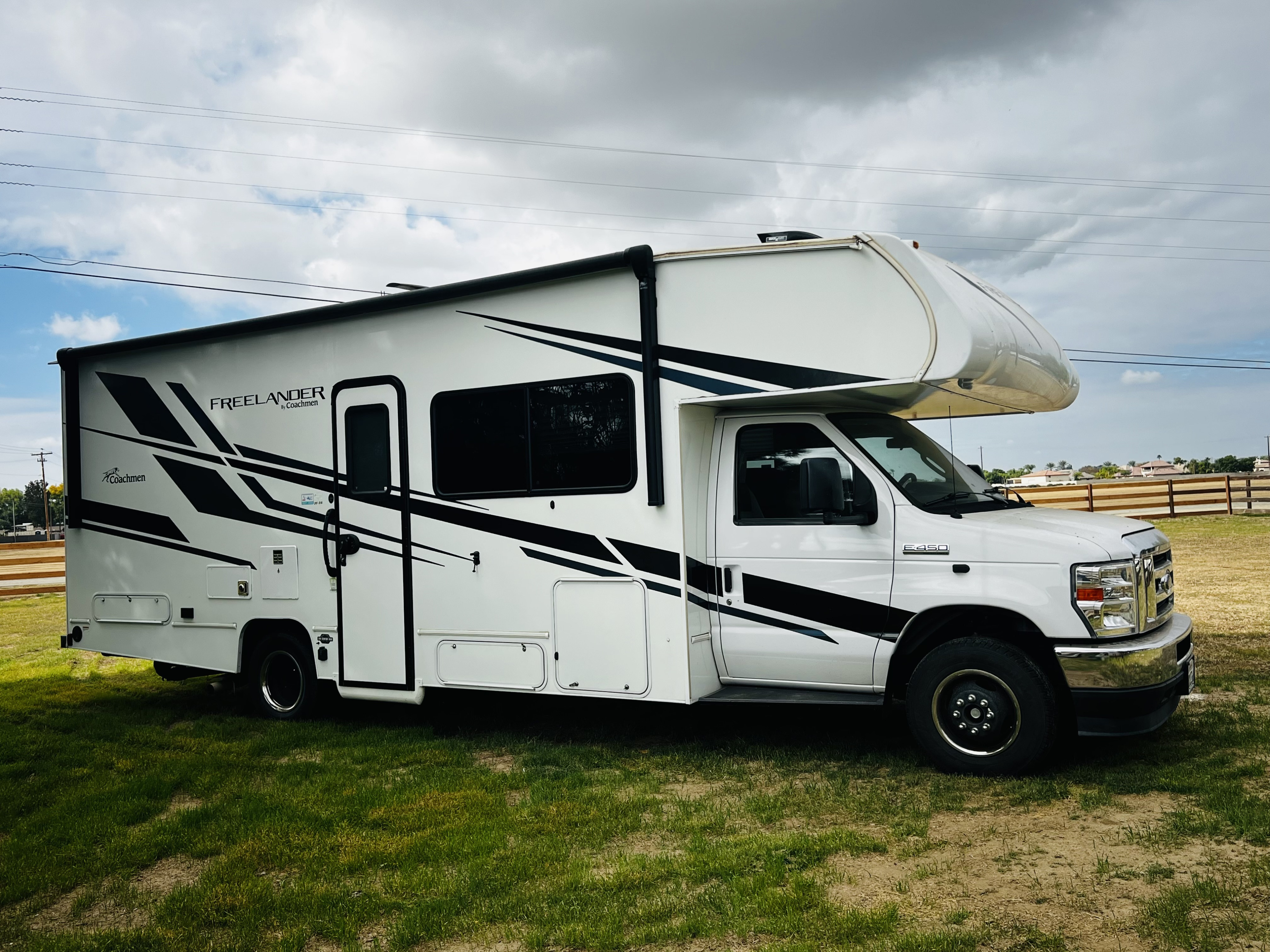 The Lander | Spacious Family Adventure RV!