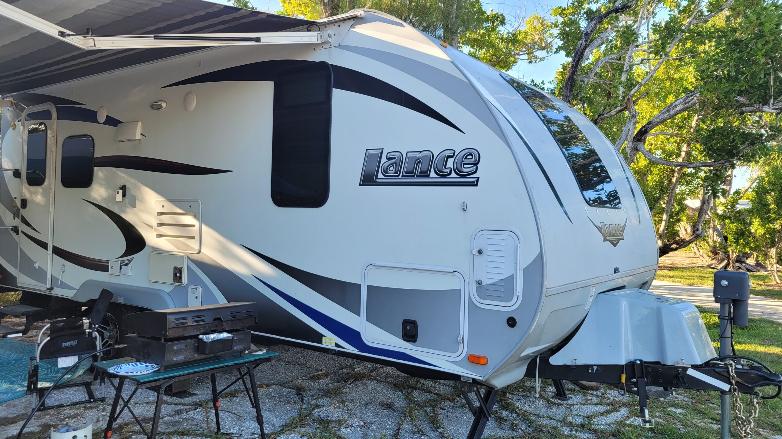 Like NEW Condition Lance