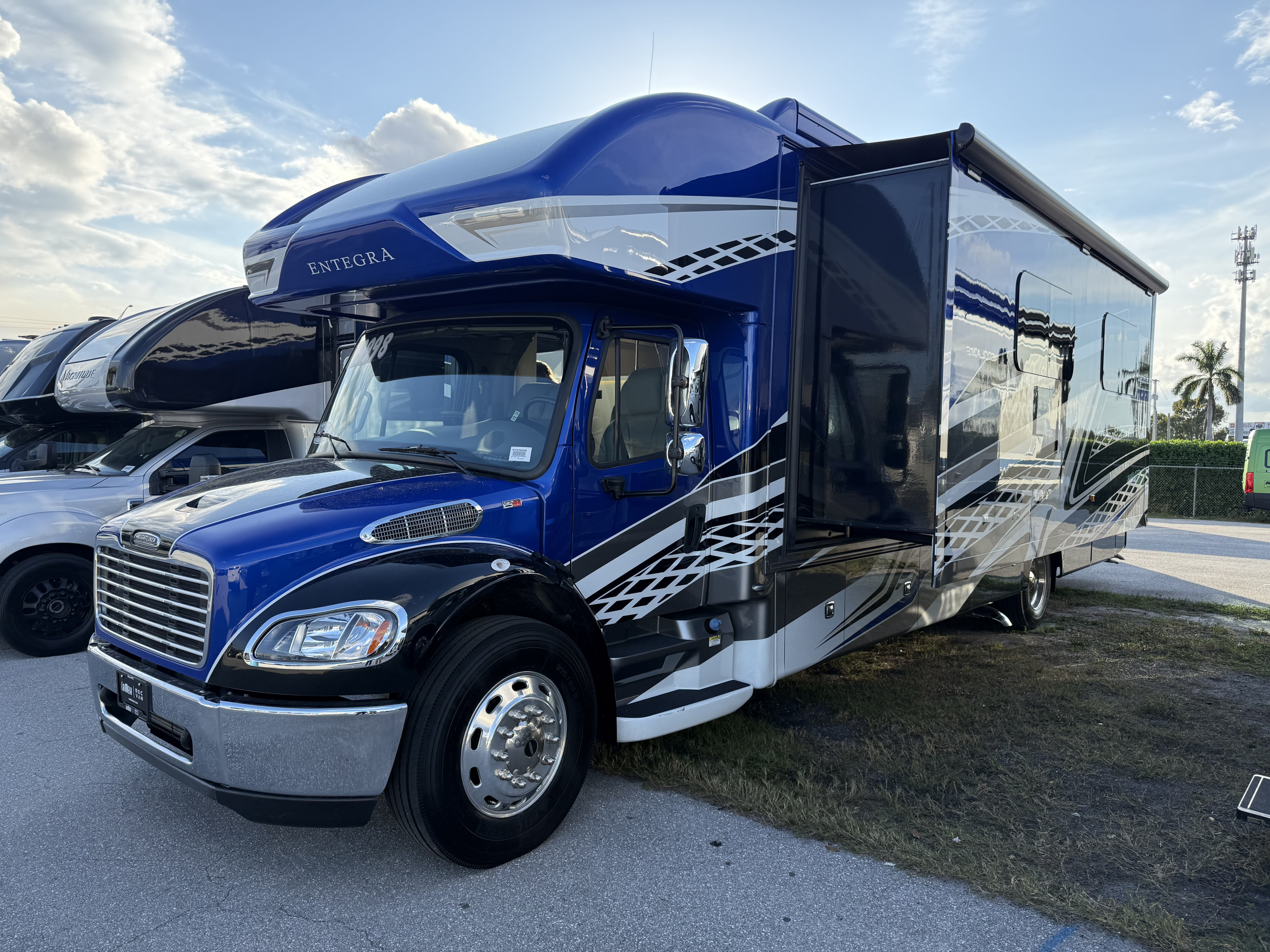 ’Big Blue’ a 2023 Entegra Accolade w/ all the toys and WiFi