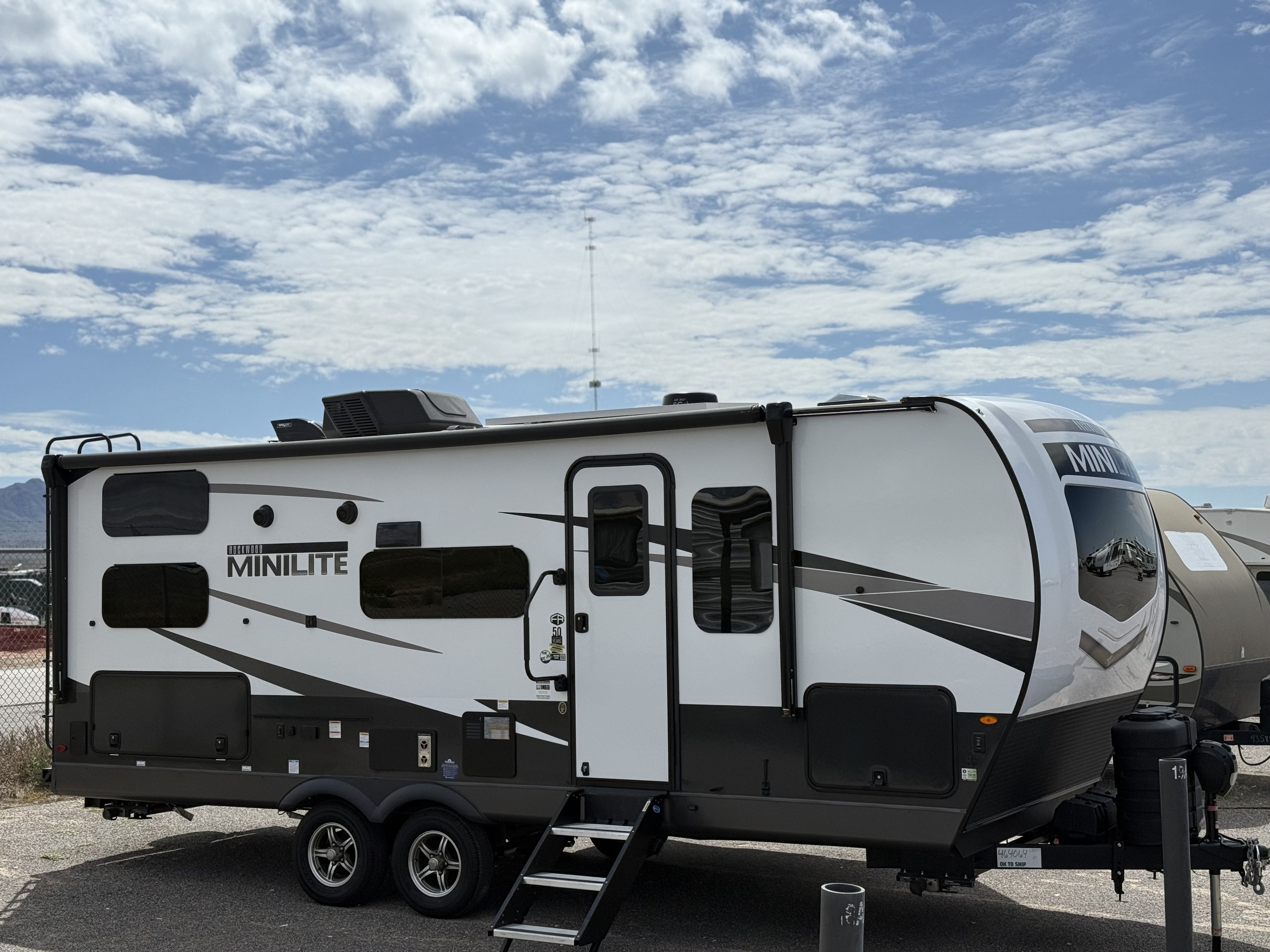 Rockwood Mini: Bunks, Murphy Bed, Outdoor Kitchen!