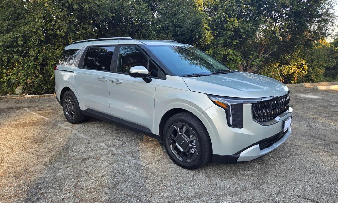2025 Kia Carnival