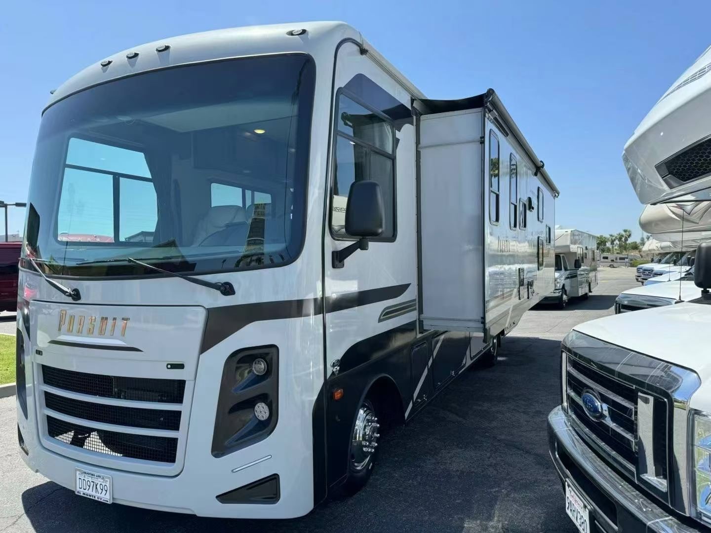 Coachmen Pursuit 31BH – Bunkbed Unlimited mileage