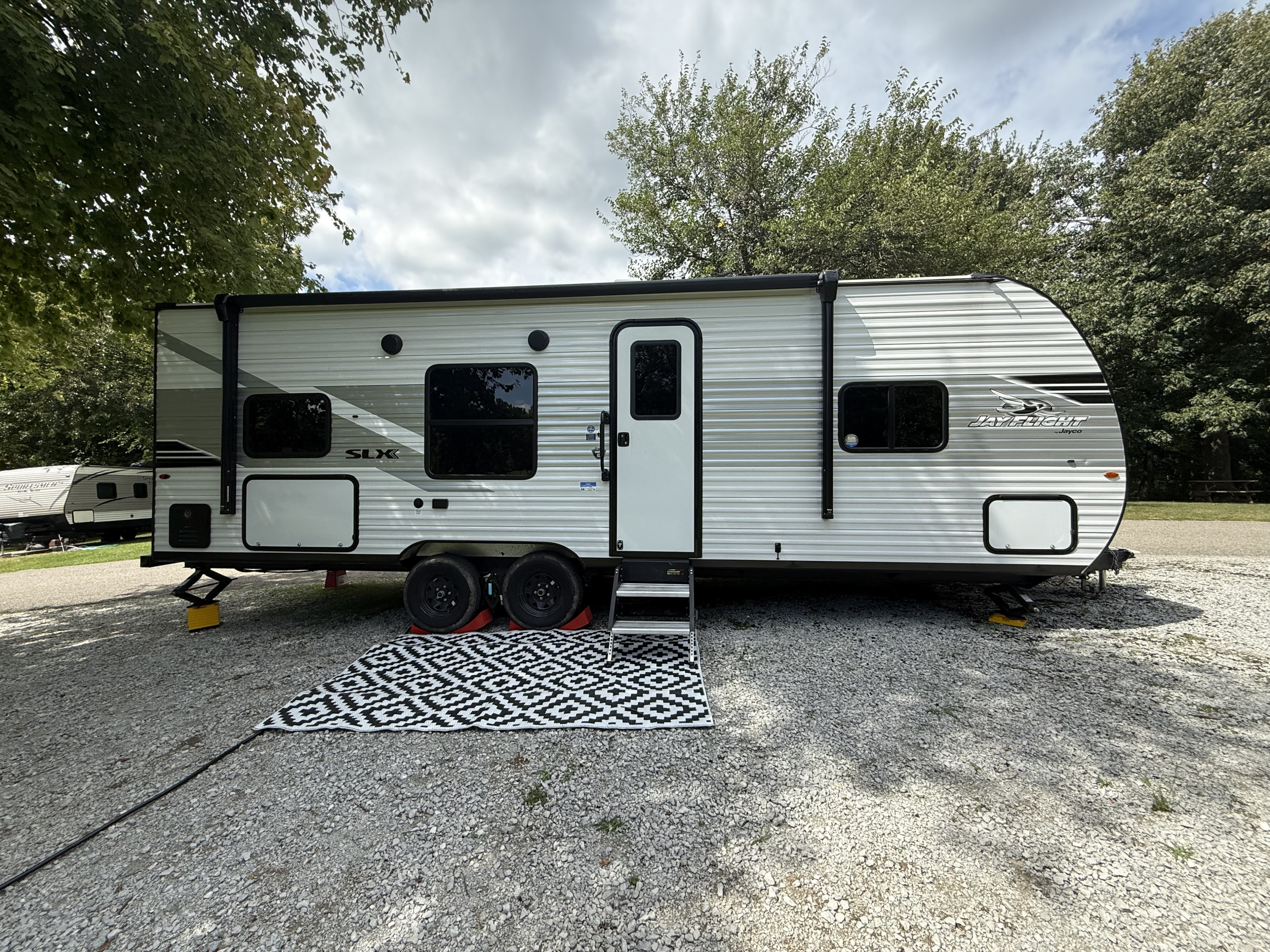2025 Jayco Jayflight SLX 260BH – Clean, Modern Bunkhouse!