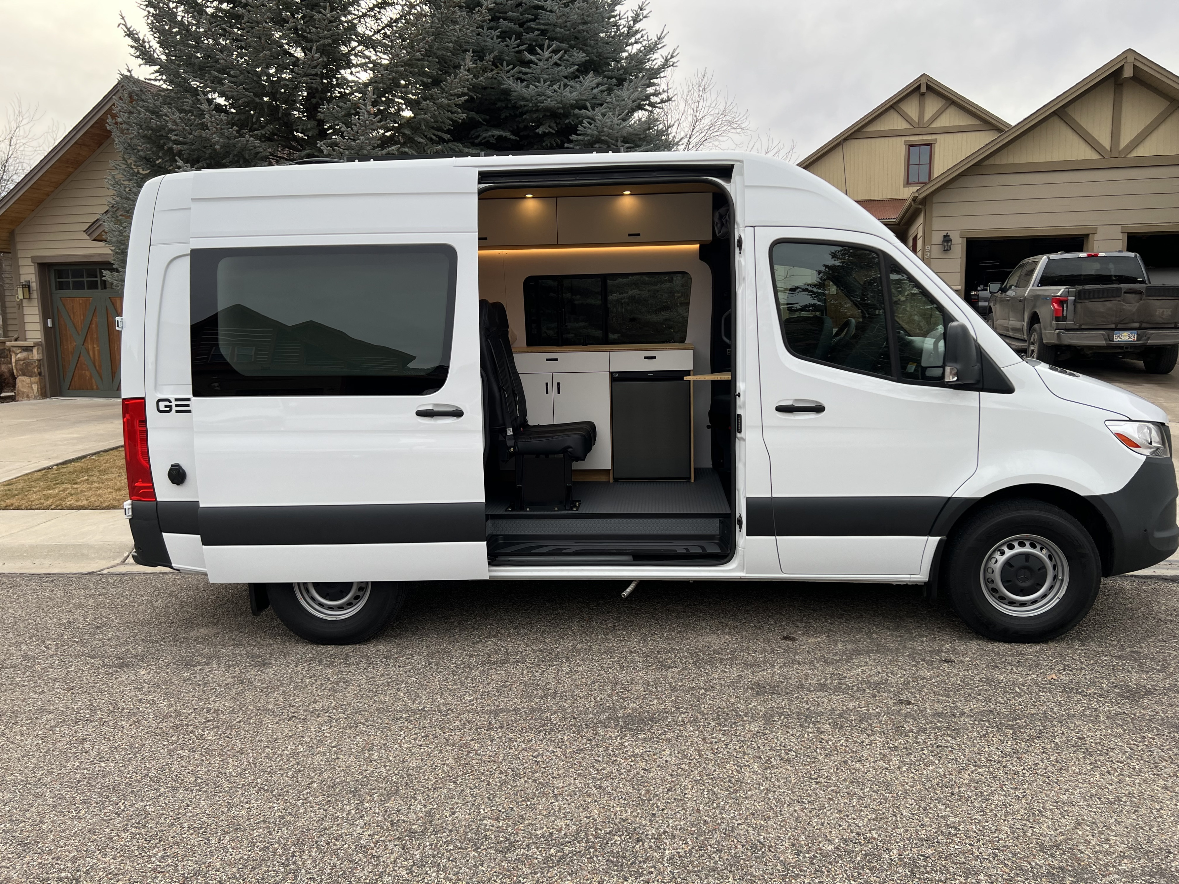 2025 Geotrek Convoy
